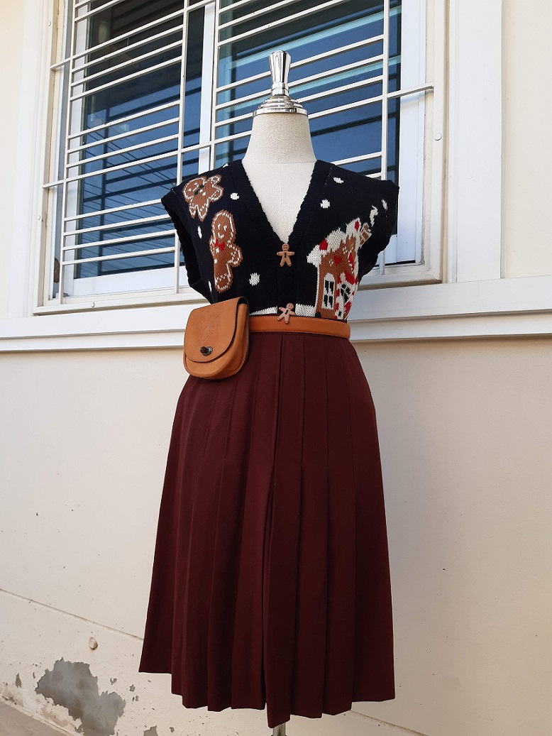 กระโปรงพลีทสีน้ำตาล แบรนด์ Chloe'