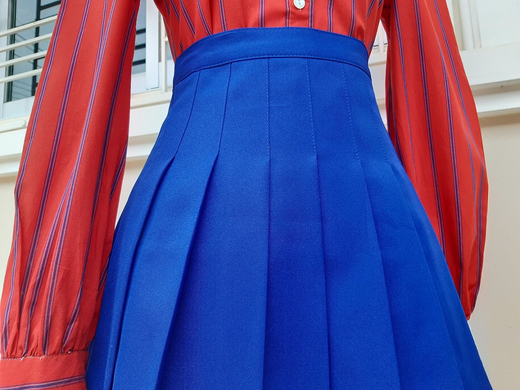 กระโปรงพลีทสั้นสีน้ำเงินสด