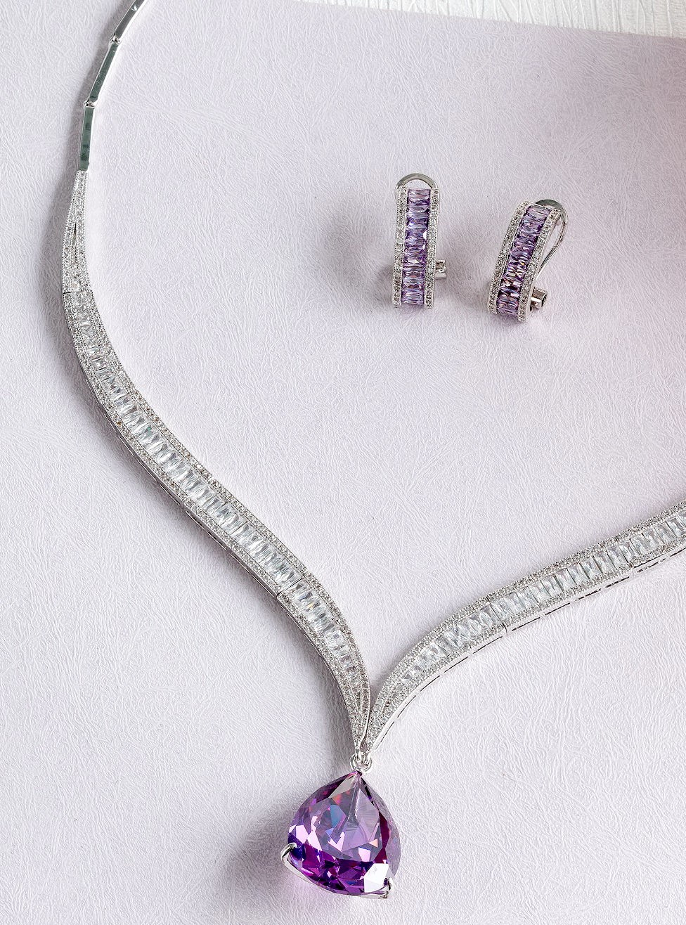 VIOLET SAPPHIRE PEAR DIAMOND 18K WHITE GOLD NECKLACE สร้อยคอ ต่างหู แซฟไฟร์สีม่วง ล้อมเพชร ทอง 18K Pre-order