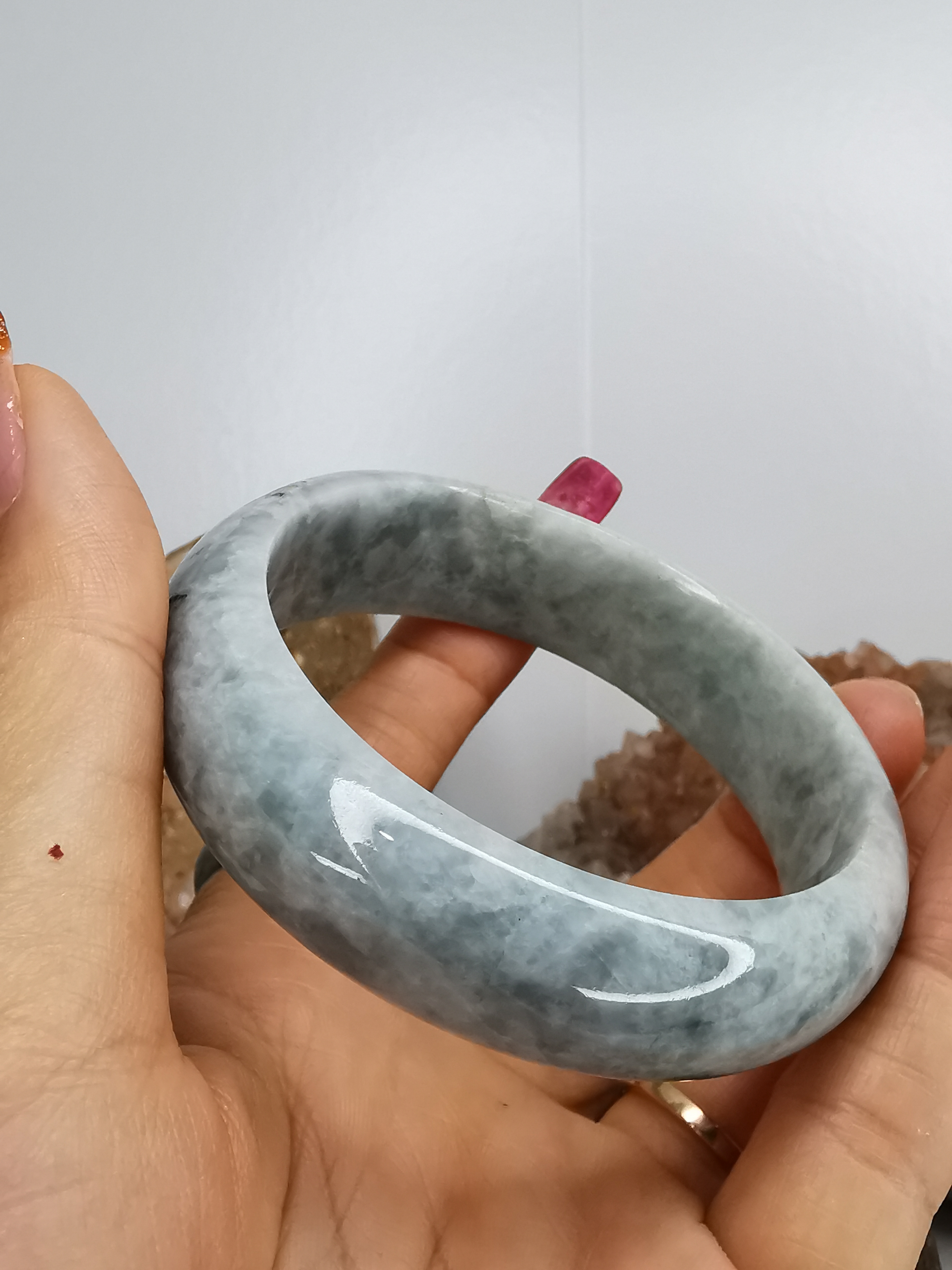 Green White Jade Bangle กำไลหยกเจไดต์แท้ Diameter/ เส้นผ่านศูนย์กลางด้านใน 59 mm.