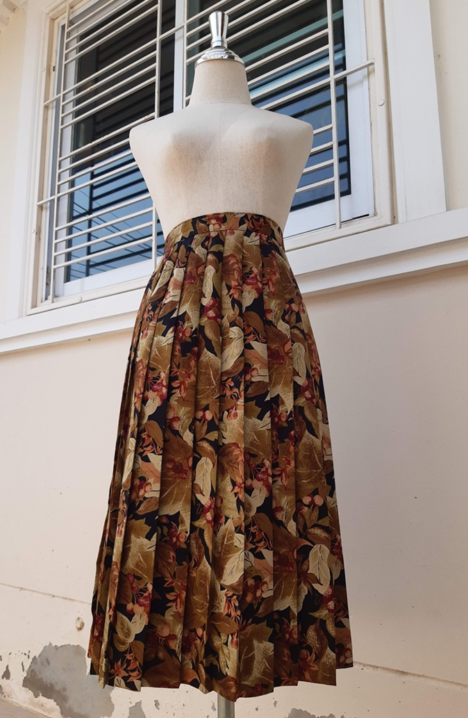 กระโปรงวินเทจจีบพลีทรอบตัวสีน้ำตาลลายใบไม้