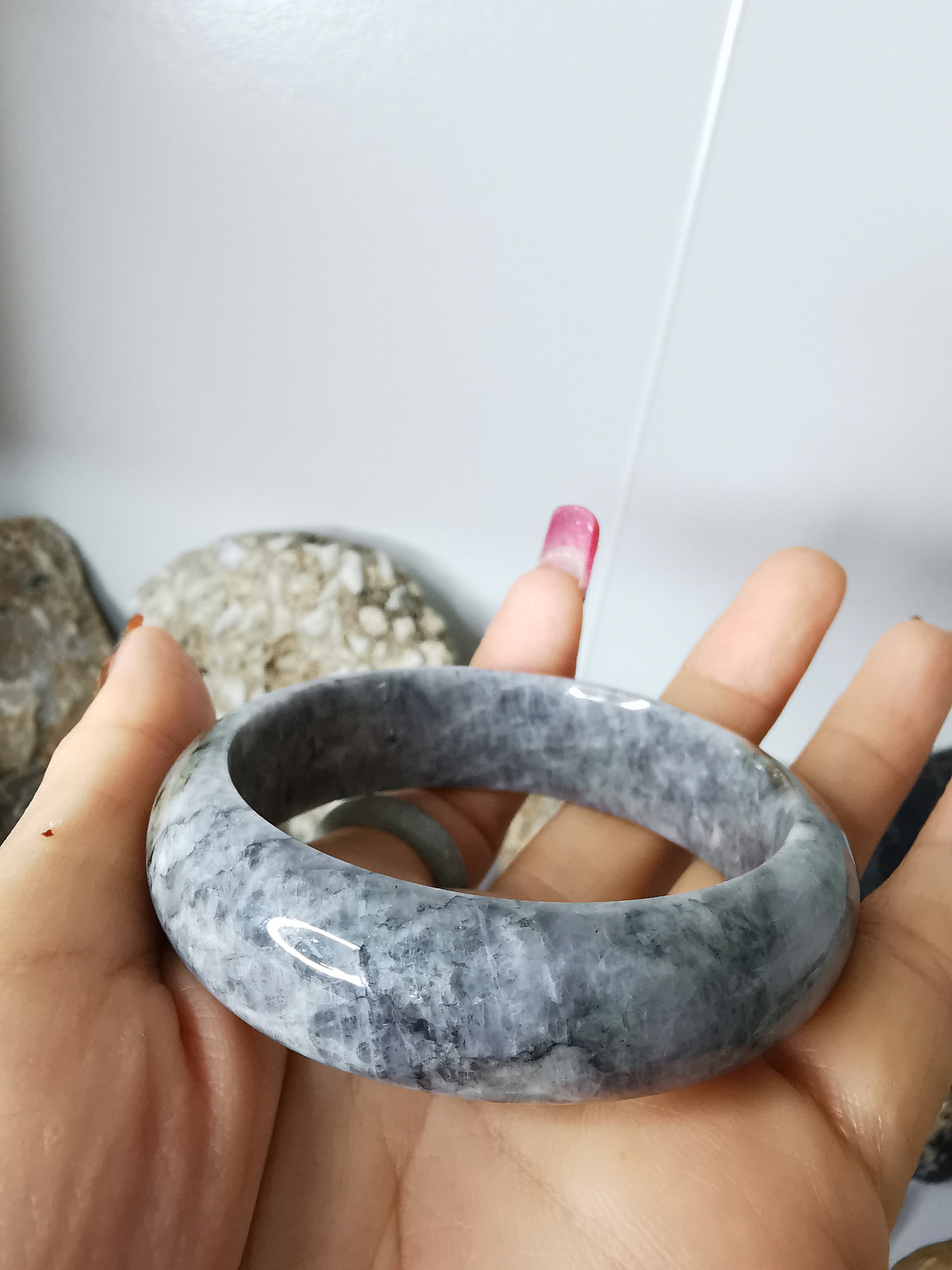 Grey Black White Green Jade Bangle กำไลหยกเจไดต์แท้ Diameter/ เส้นผ่านศูนย์กลางด้านใน 56 mm.