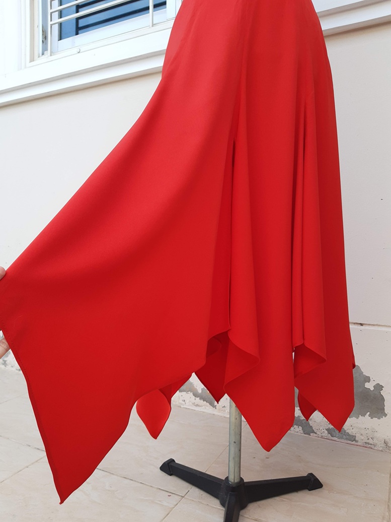 กระโปรงหางปลาสีแดง (Vintage Skirt)