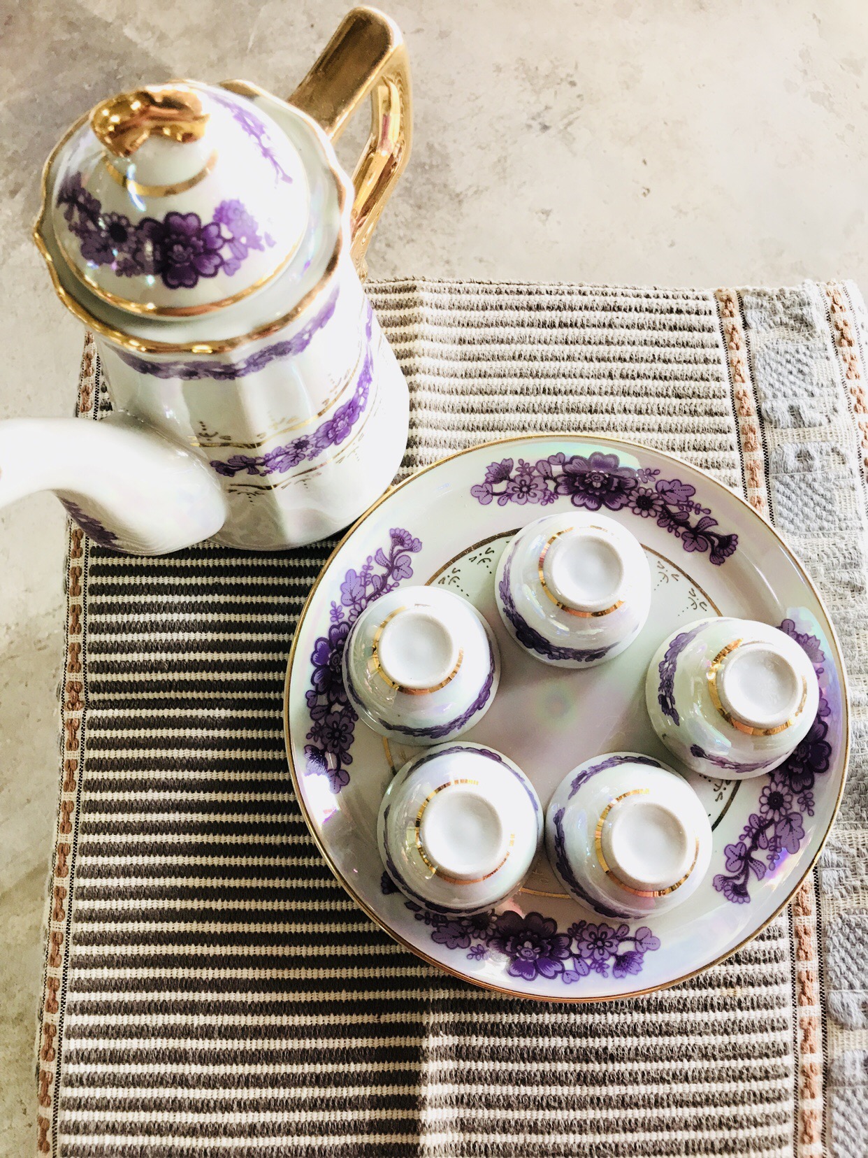 ชุดน้ำชาเคลือบมุกขาวทรงสูง