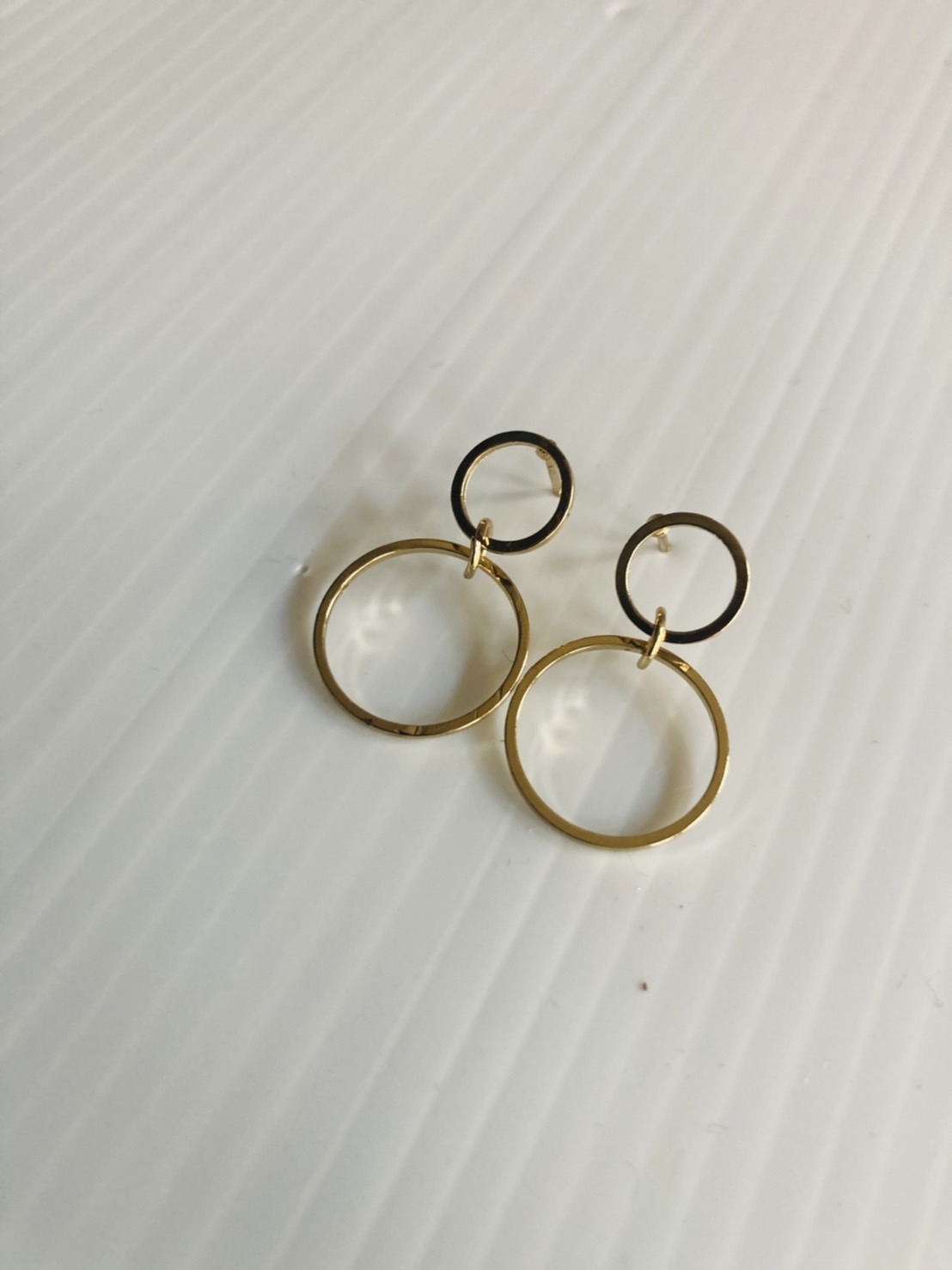 G 210080 ต่างหูสีทอง ราคาเช่า 30 บาท ต่อ 1 วัน