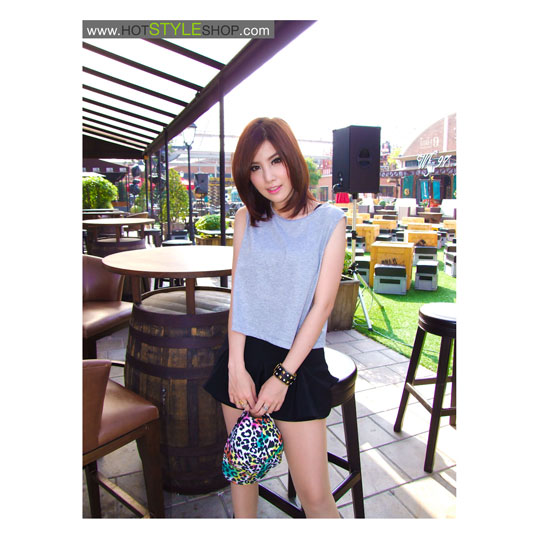 เสื้อครอปแขนกุด เสื้อแขนกุดเอวลอย