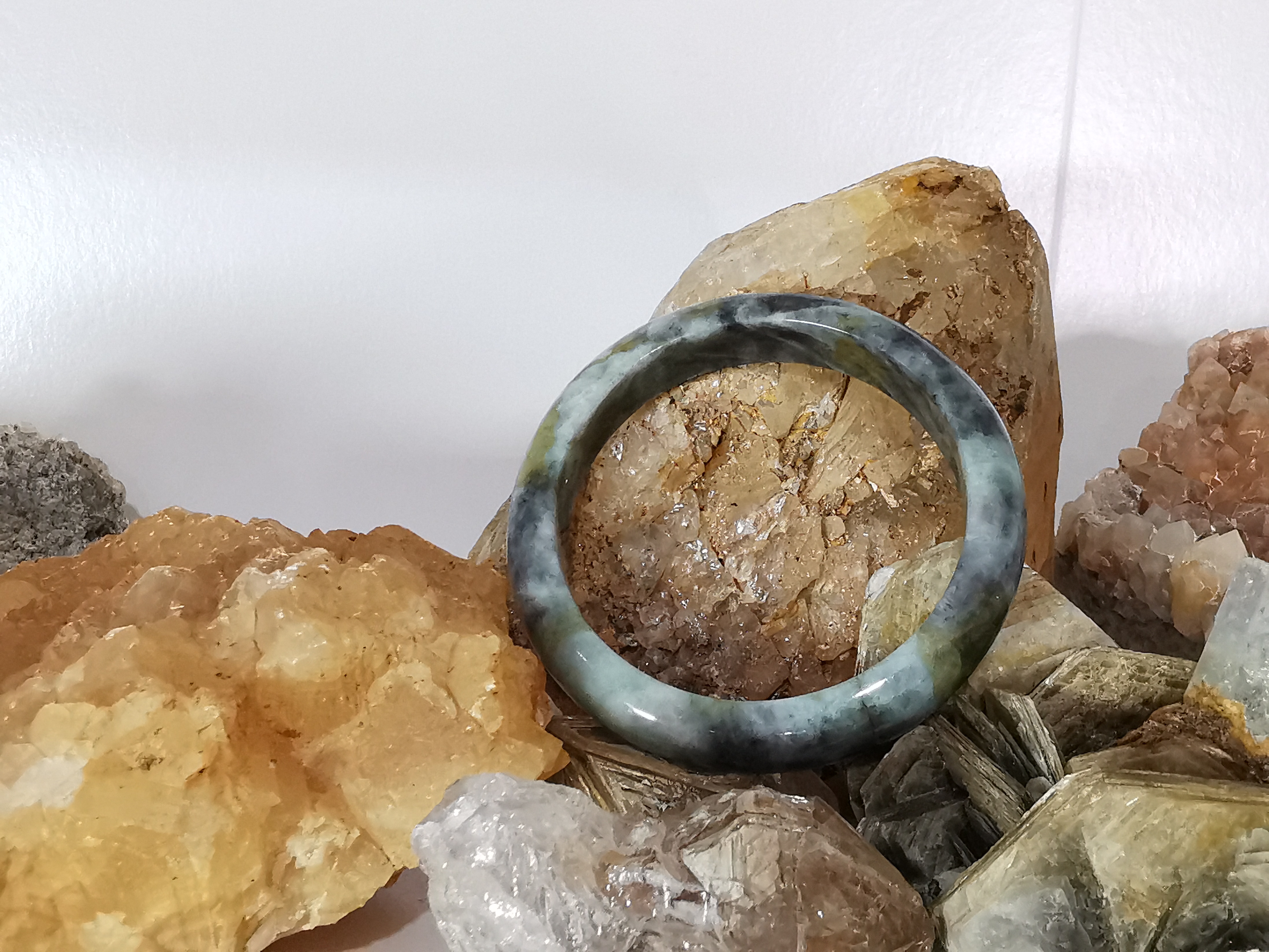 Green Grey Black White Bangle กำไลหยกเจไดต์แท้ Diameter/ เส้นผ่านศูนย์กลางด้านใน 58 mm.