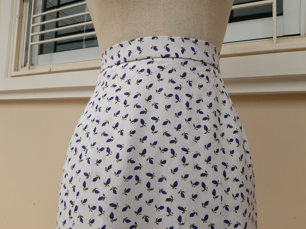 กระโปรงวินเทจลายดอกไม้สีม่วง