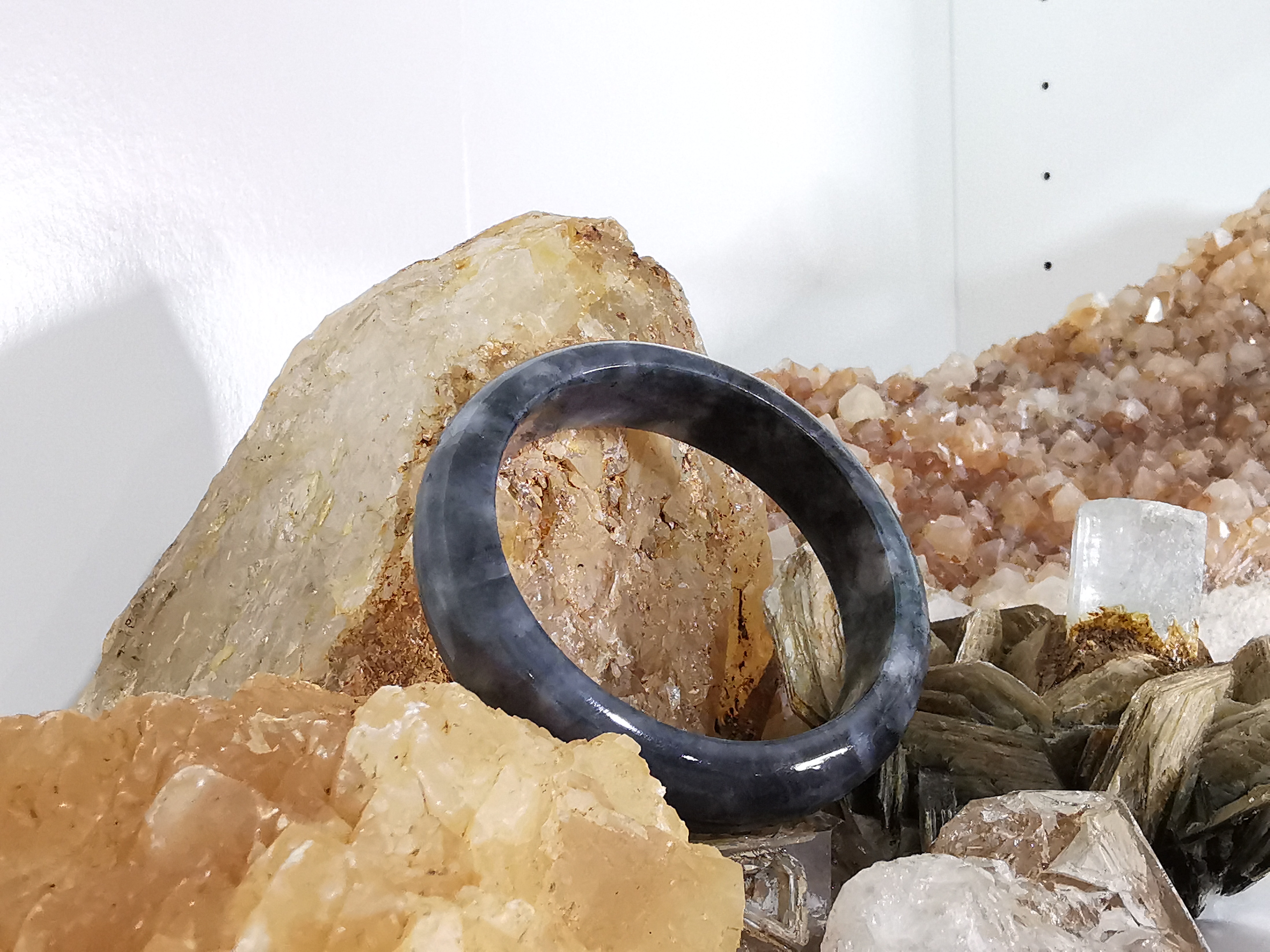 Black Grey White Green Bangle กำไลหยกเจไดต์แท้ Diameter/ เส้นผ่านศูนย์กลางด้านใน 56 mm.