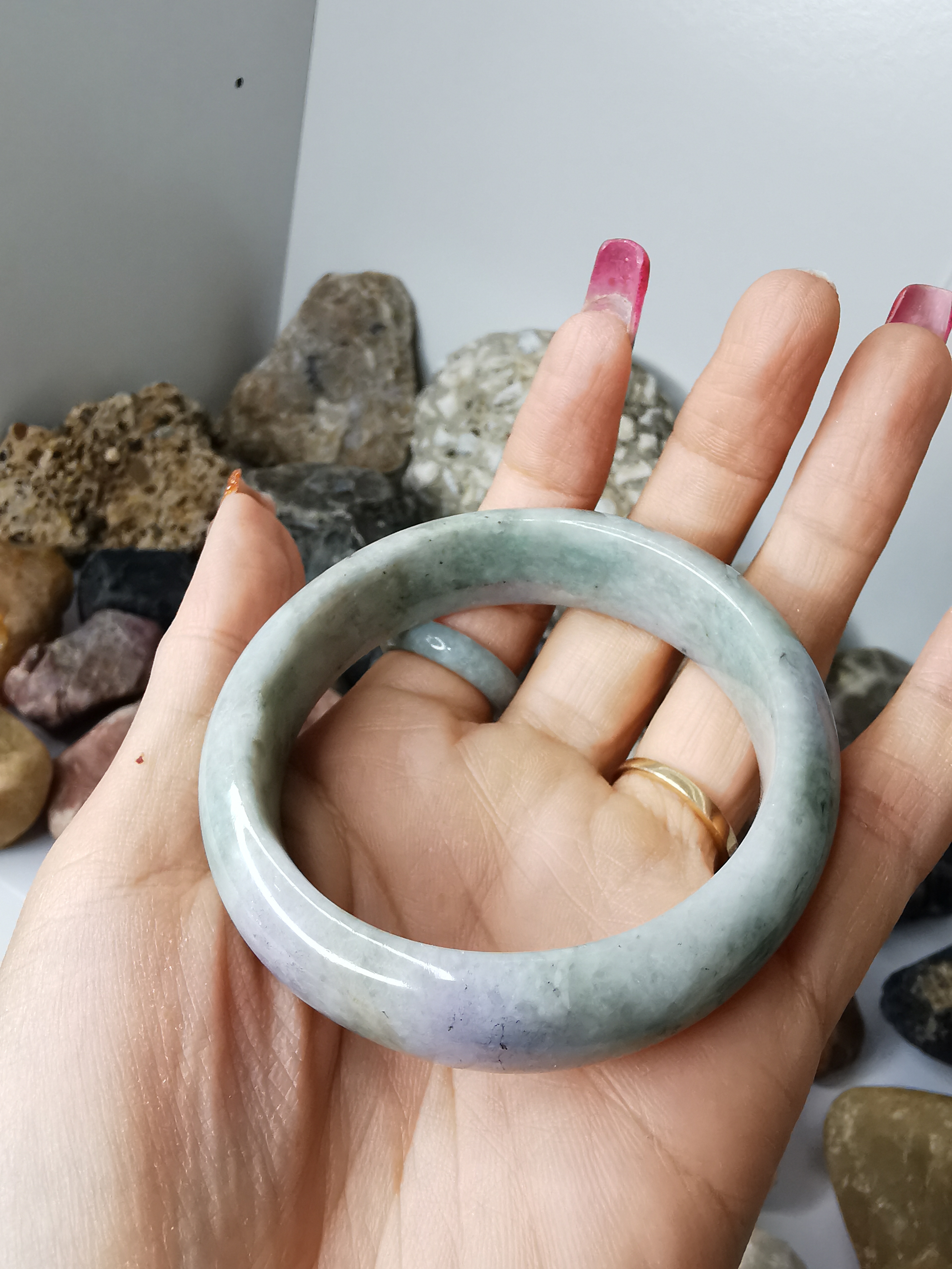 Violet Green Yellow Jade Bangle กำไลหยกเจไดต์แท้ Diameter/ เส้นผ่านศูนย์กลางด้านใน 56 mm.