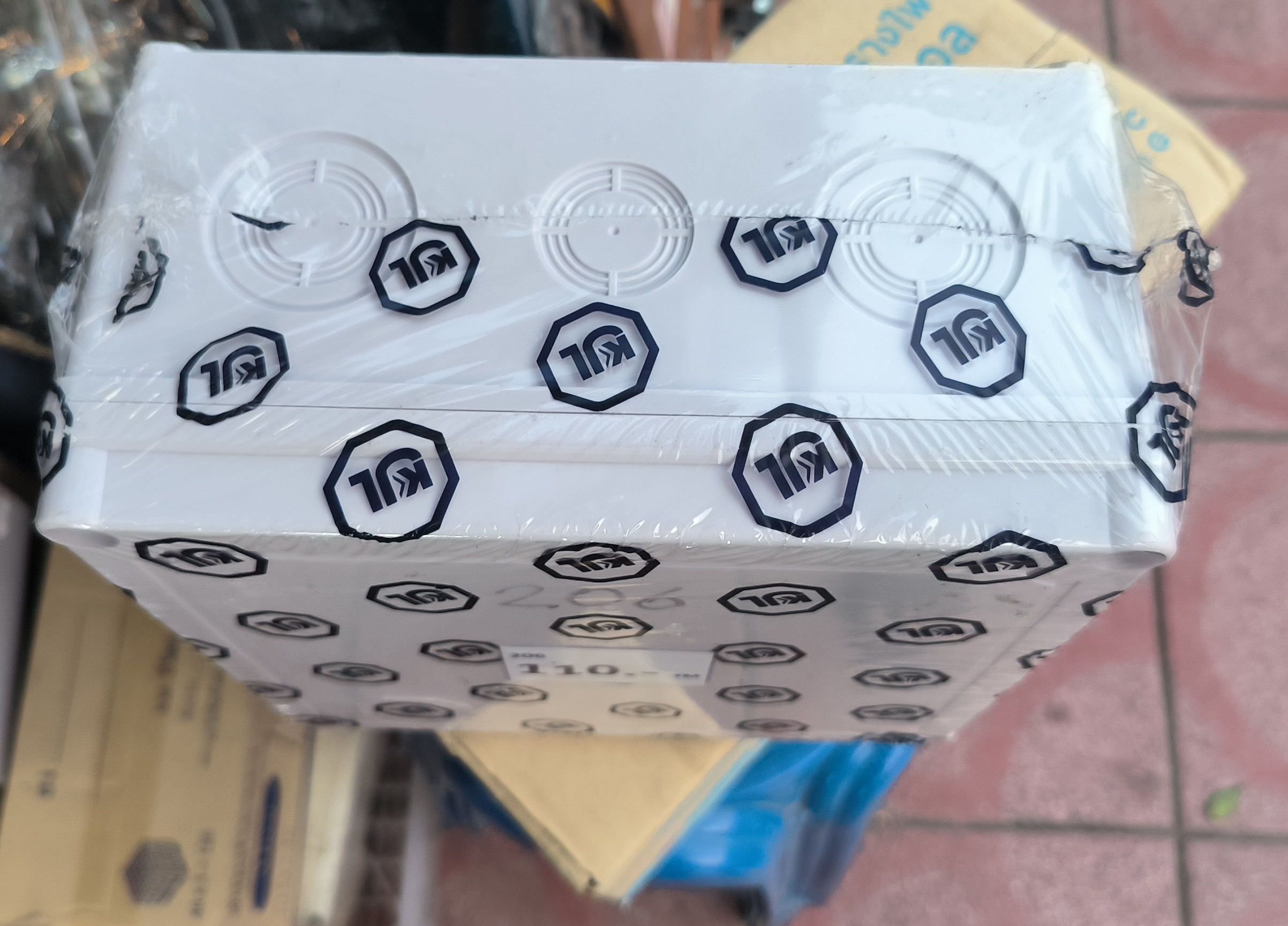 KJL บล๊อกกันน้ำพลาสติก ขนาด 8x8 นิ้ว รุ่น 206 กล่องกันน้ำพลาสติกฝาทึบสีขาว IP65 Plastic Box KJL
