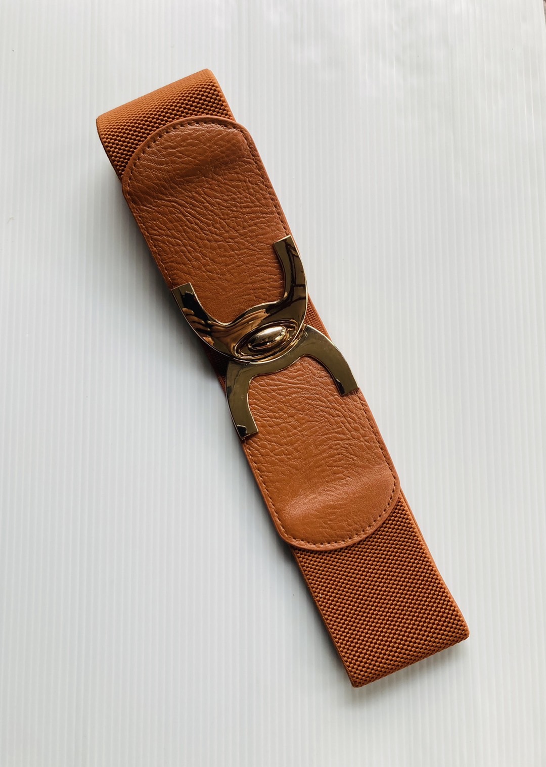 G 210197 เข็มขัดแฟชั่นสีน้ำตาล ราคาเช่า 30 บาท ต่อ 1 วัน