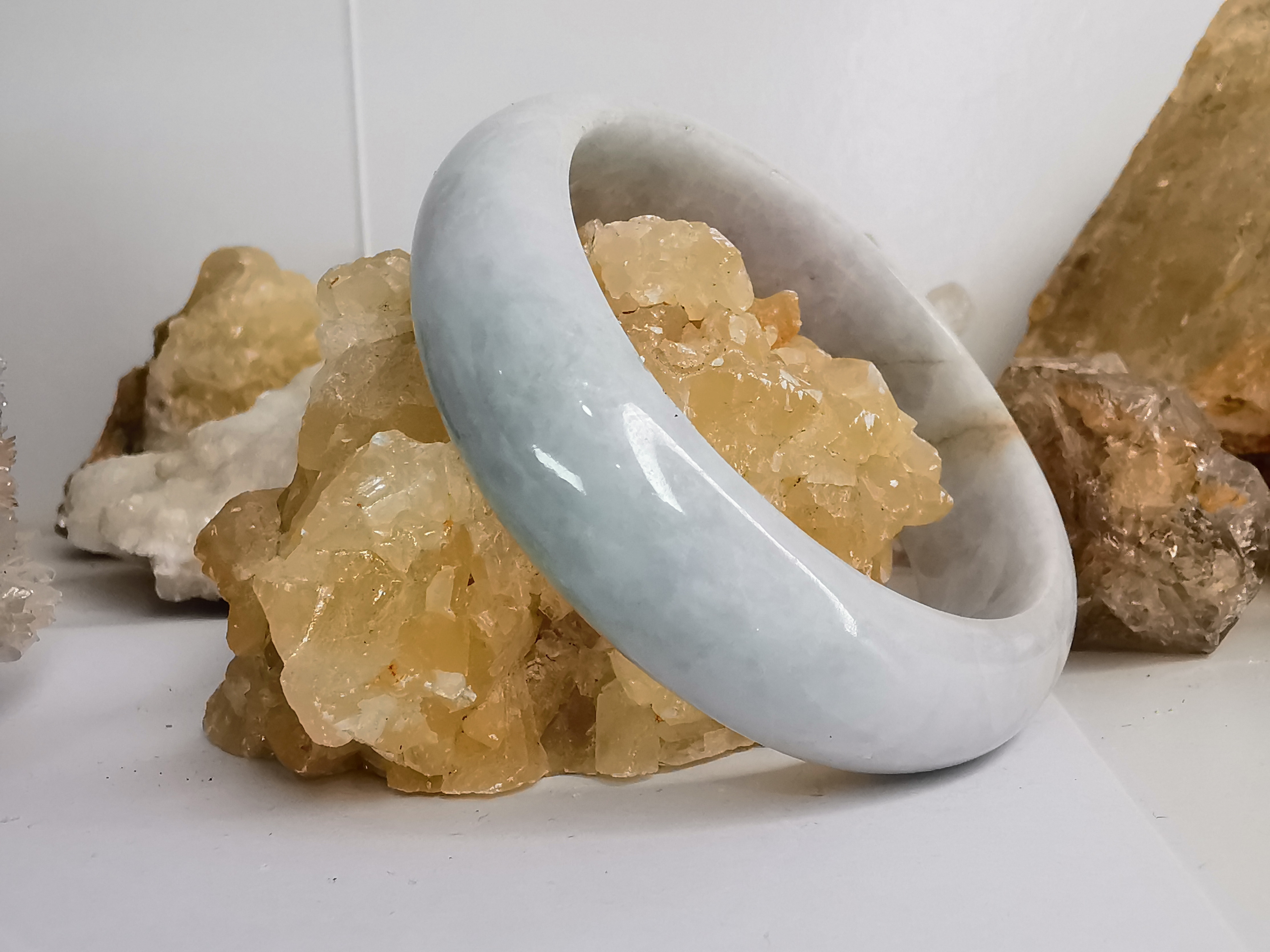 White Green Jade Bangle กำไลหยกเจไดต์แท้ Diameter/ เส้นผ่านศูนย์กลางด้านใน 55 mm.