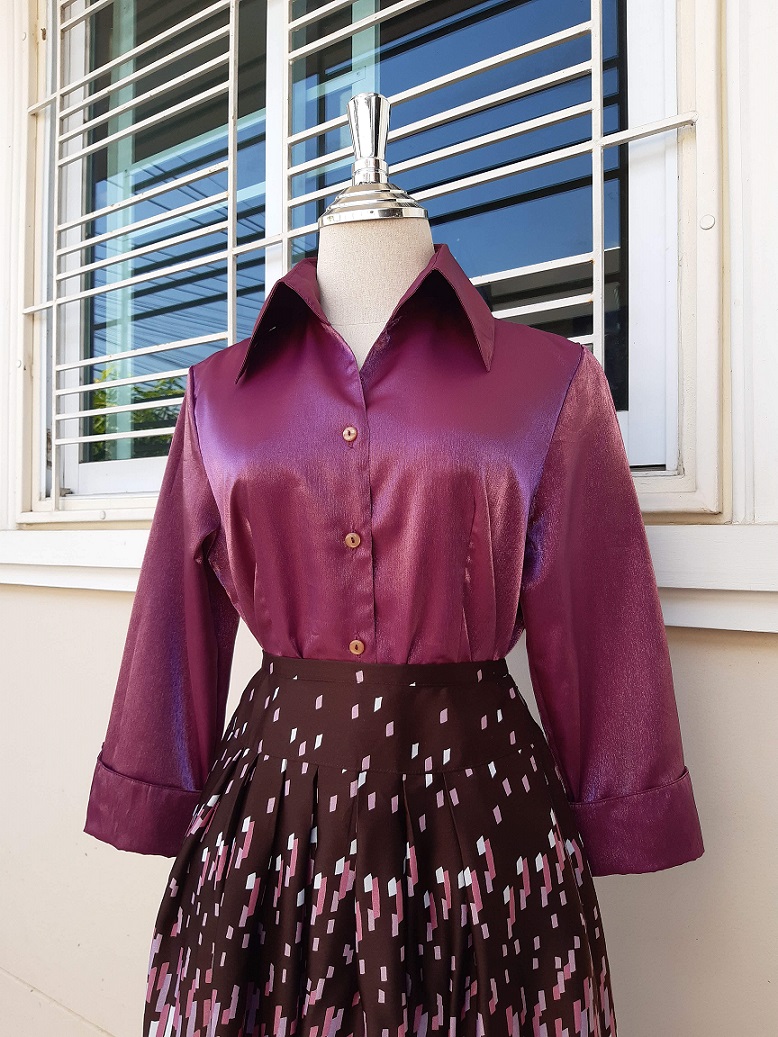 ชุดเซ็ตวินเทจ เสื้อกลิตเตอร์สีม่วง + กระโปรงลายกราฟฟิค แบรนด์ Marie Claire