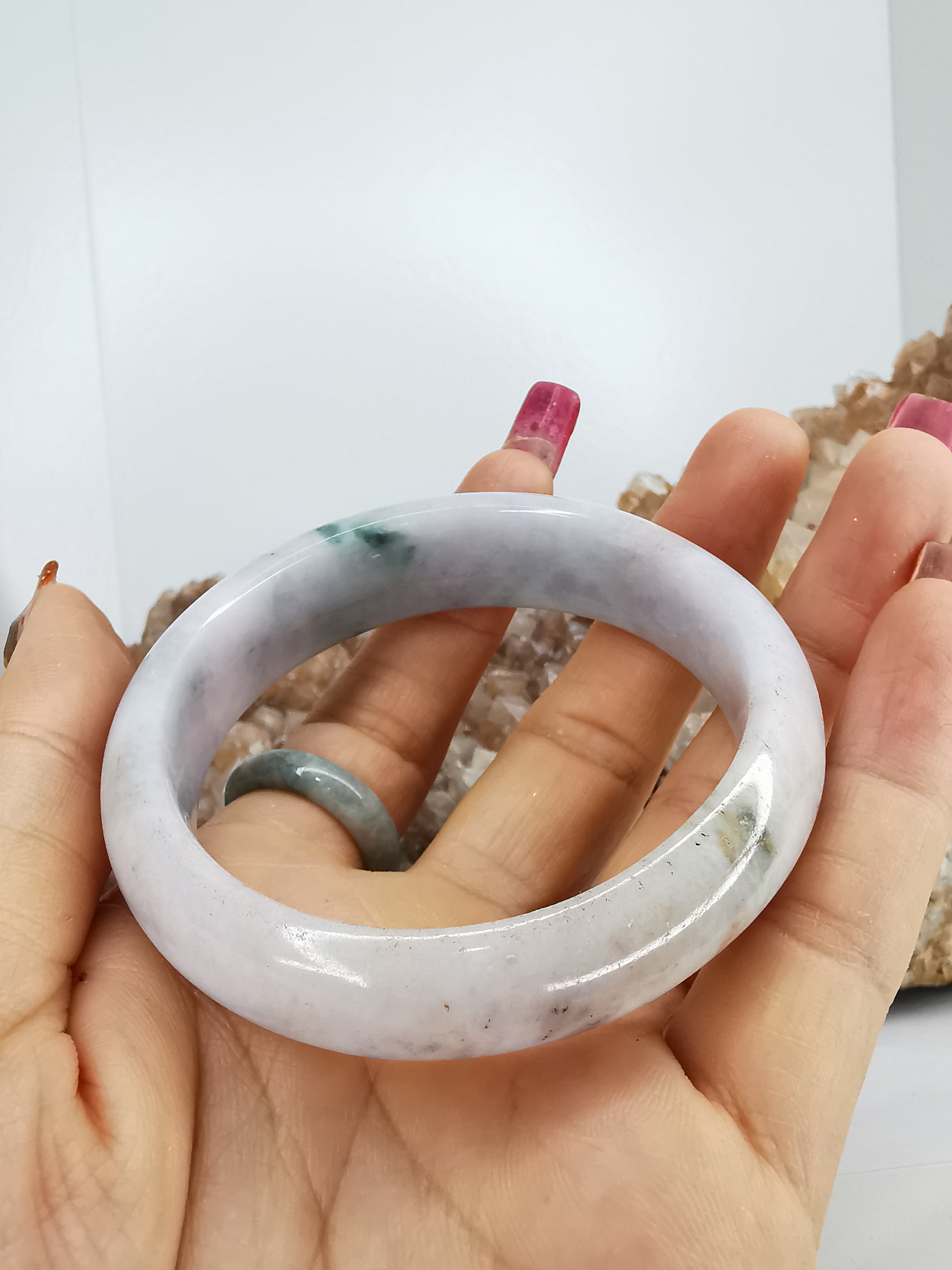 White Green Jade Bangle กำไลหยกเจไดต์แท้ Diameter/ เส้นผ่านศูนย์กลางด้านใน 56 mm.