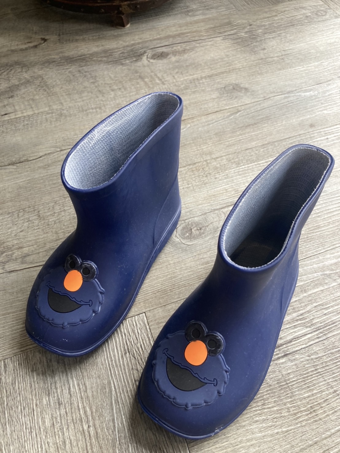 G 220086 รองเท้าบูทเด็กชาย ราคาเช่า 30 บาท ต่อ 1 วัน