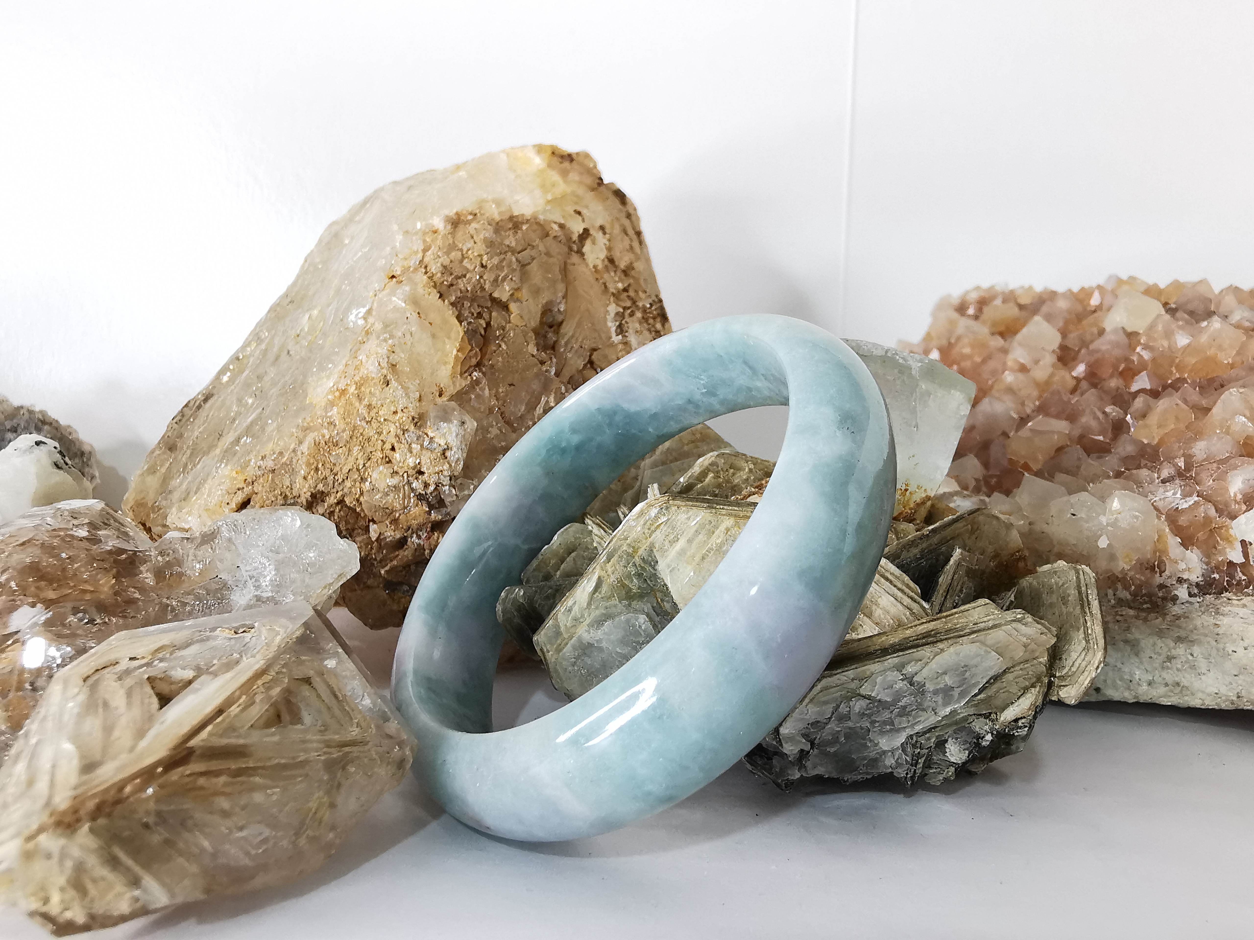 Violet Green White Jadeite Bangle กำไลหยกเจไดต์แท้ Diameter/ เส้นผ่านศูนย์กลางด้านใน /size 57 mm.*