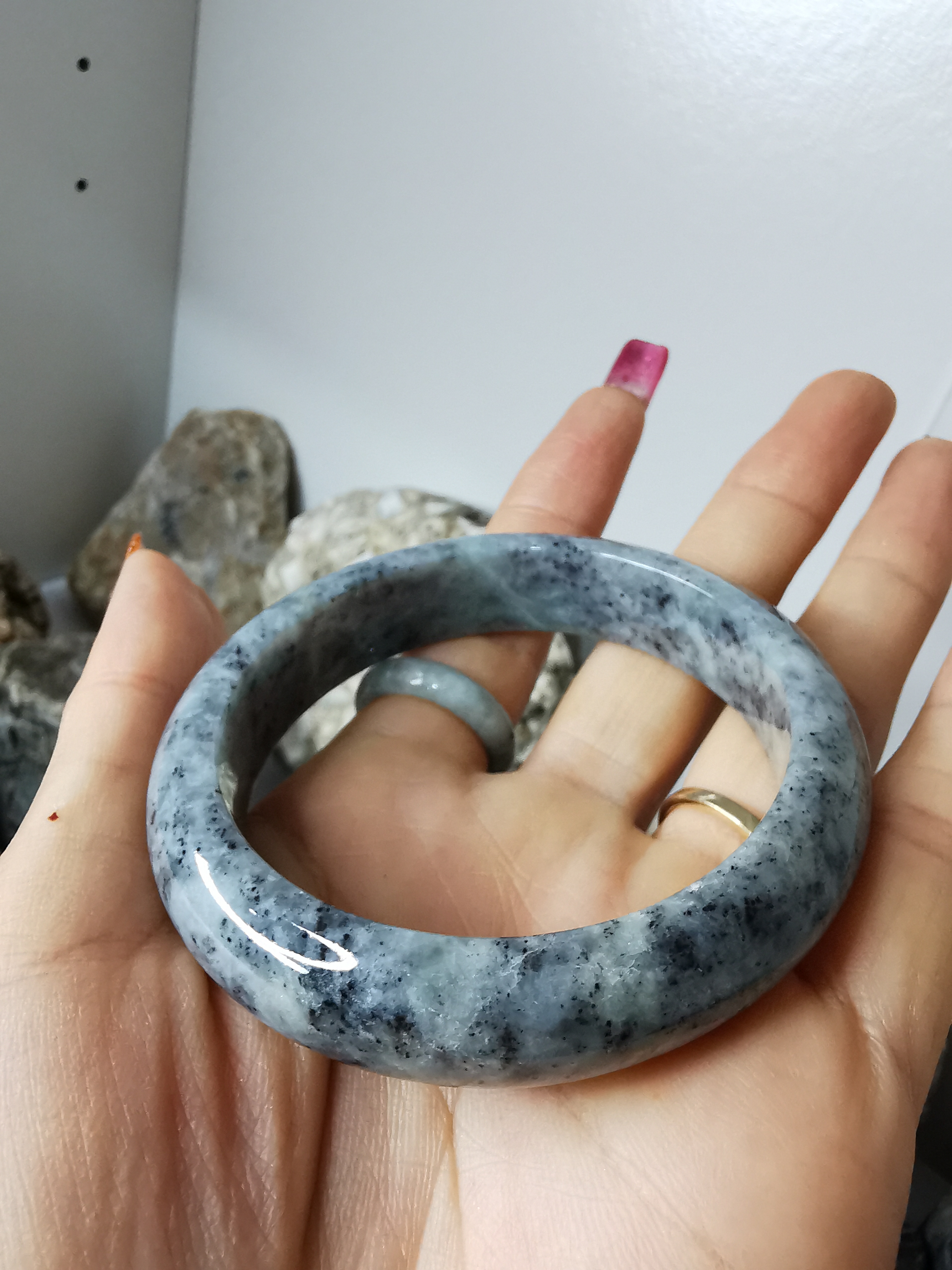 Grey Black Green Jade Bangle กำไลหยกเจไดต์แท้ Diameter/ เส้นผ่านศูนย์กลางด้านใน 55 mm.