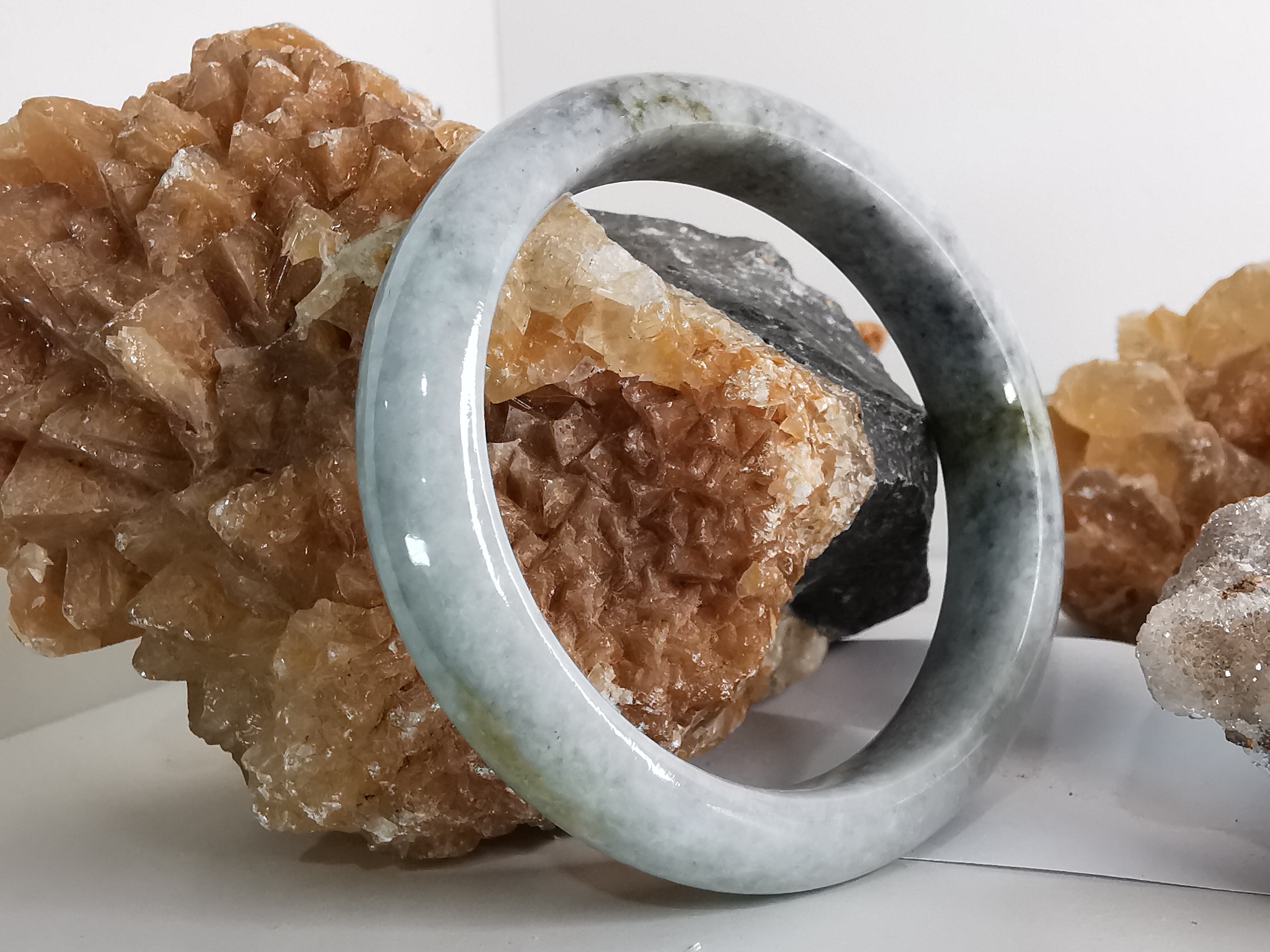 White Grey Green Bangle กำไลหยกเจไดต์แท้ Diameter/ เส้นผ่านศูนย์กลางด้านใน 58 mm.