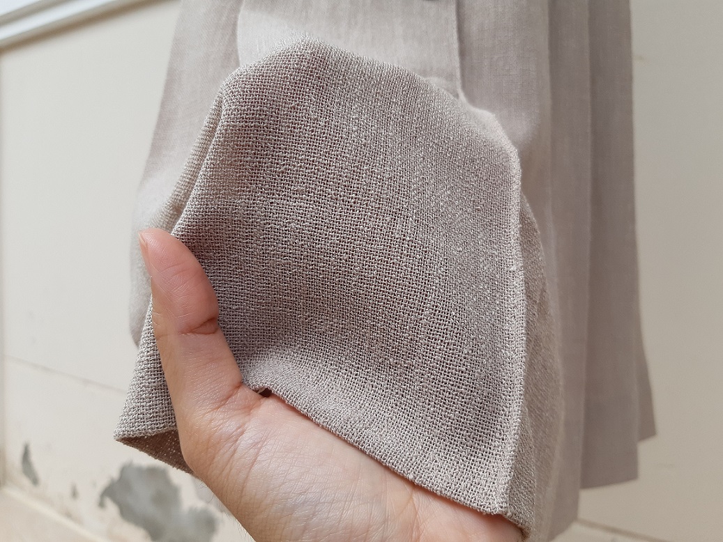 กระโปรงพลีทสีเบจ