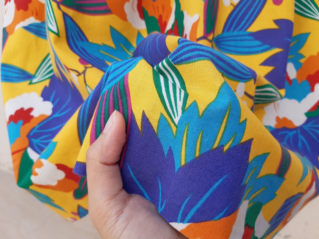 กระโปรงฮาวายวินเทจลายดอกสีเหลืองสด