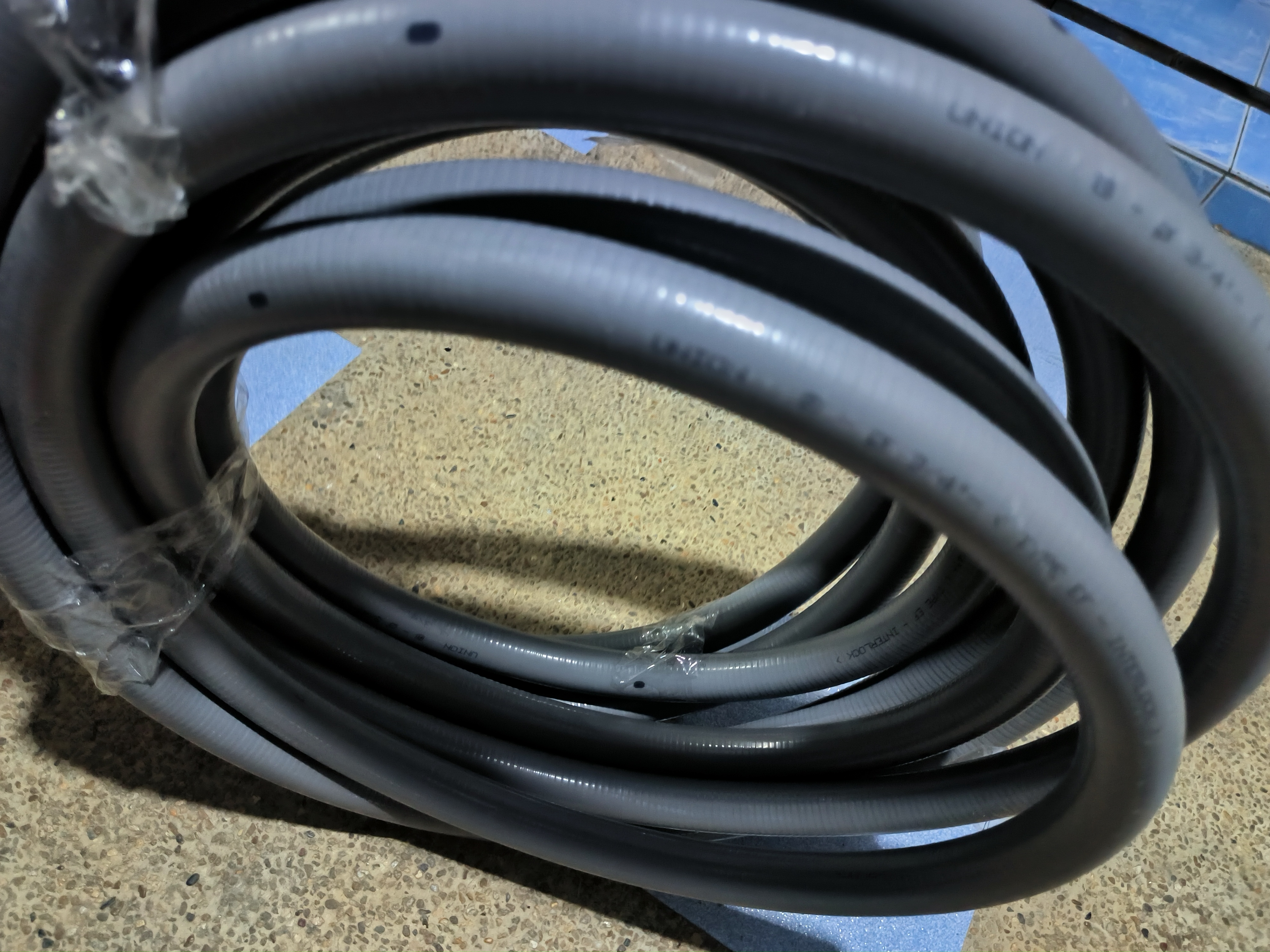 ท่อโลหะอ่อนชนิดกันน้ำ ขนาด 1/2-2/12 1เมตร Flexible Conduit Rain tight ท่ออ่อนกันน้ำลอนเทา แฟรกอ่อนเทาเหล็ก