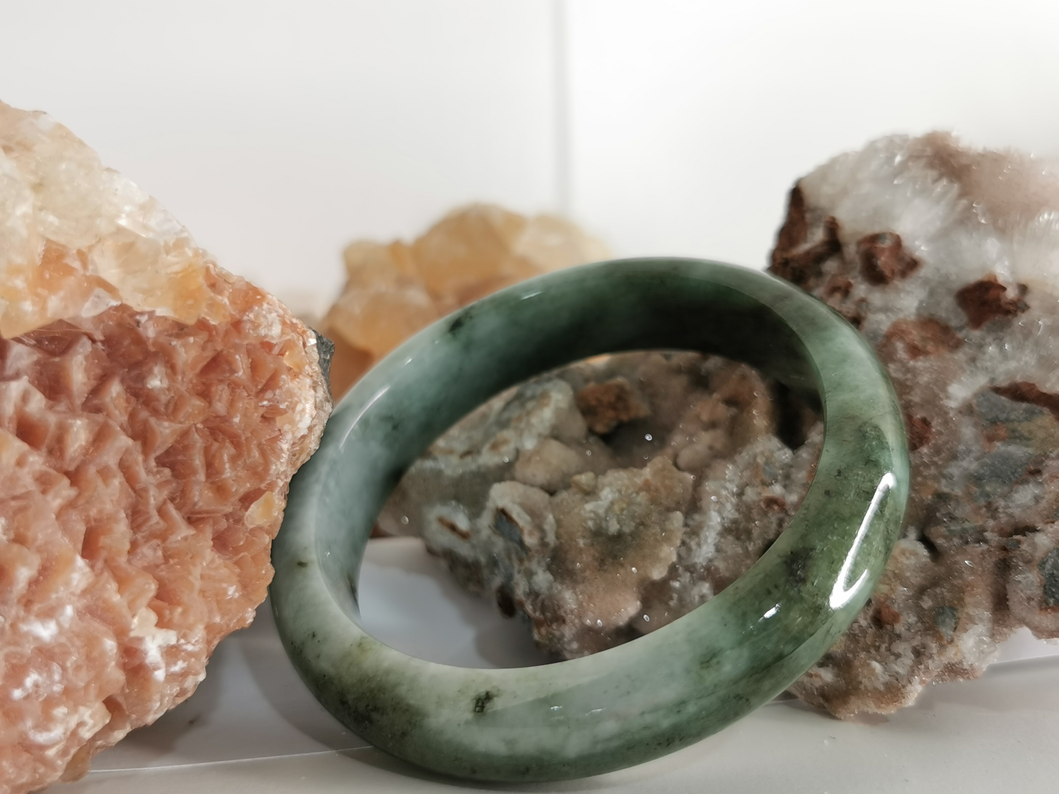 Green Bangle กำไลหยกเจไดต์แท้ Diameter/ เส้นผ่านศูนย์กลางด้านใน 55 mm.*