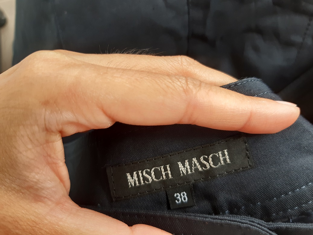 กระโปรงสั้นสีกรมท่า มีกระเป๋าข้าง