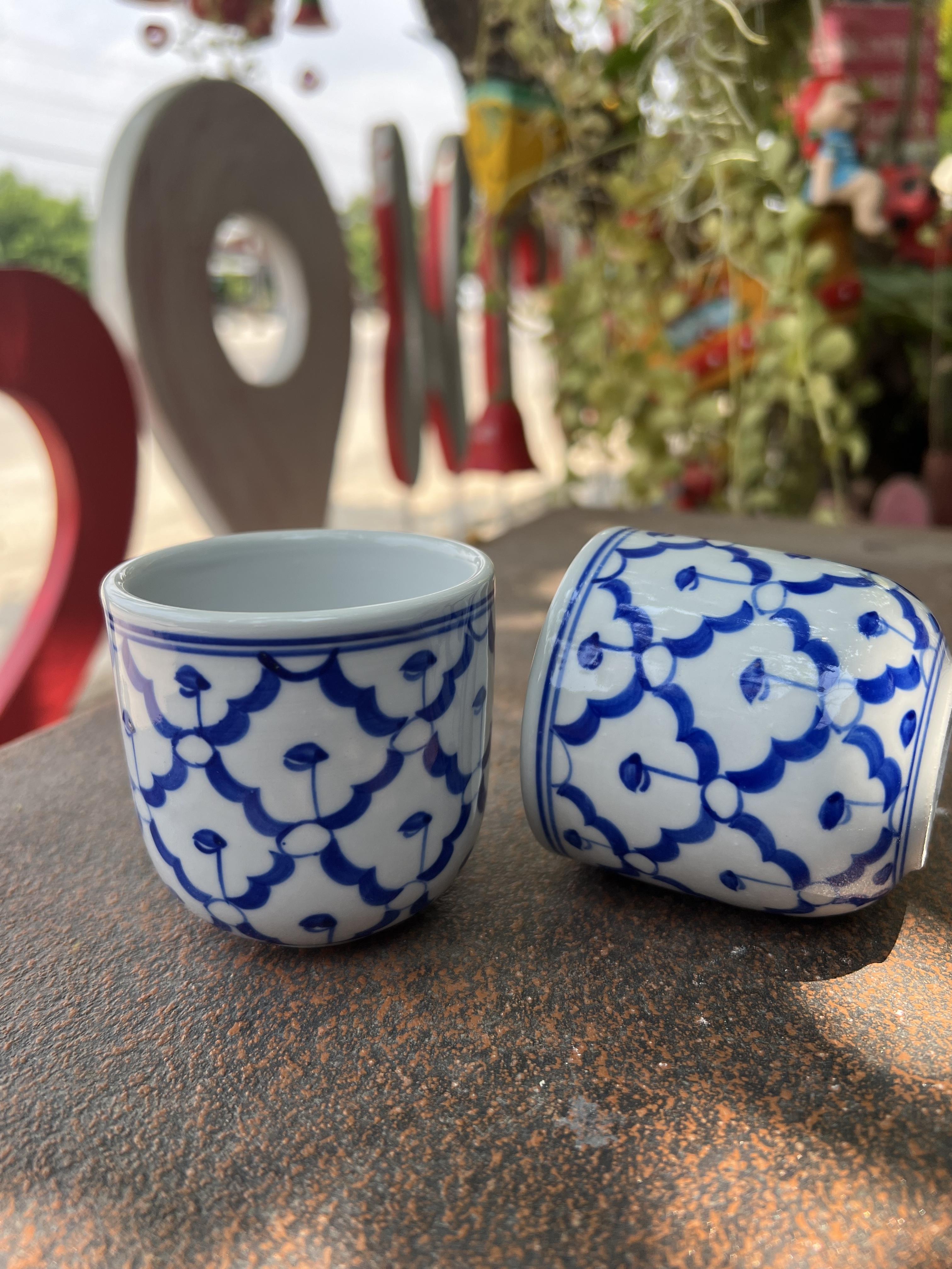 แก้วชาทรงตรงลายไทย