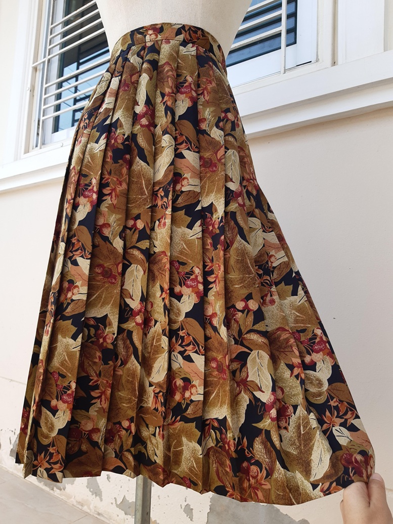 กระโปรงวินเทจจีบพลีทรอบตัวสีน้ำตาลลายใบไม้