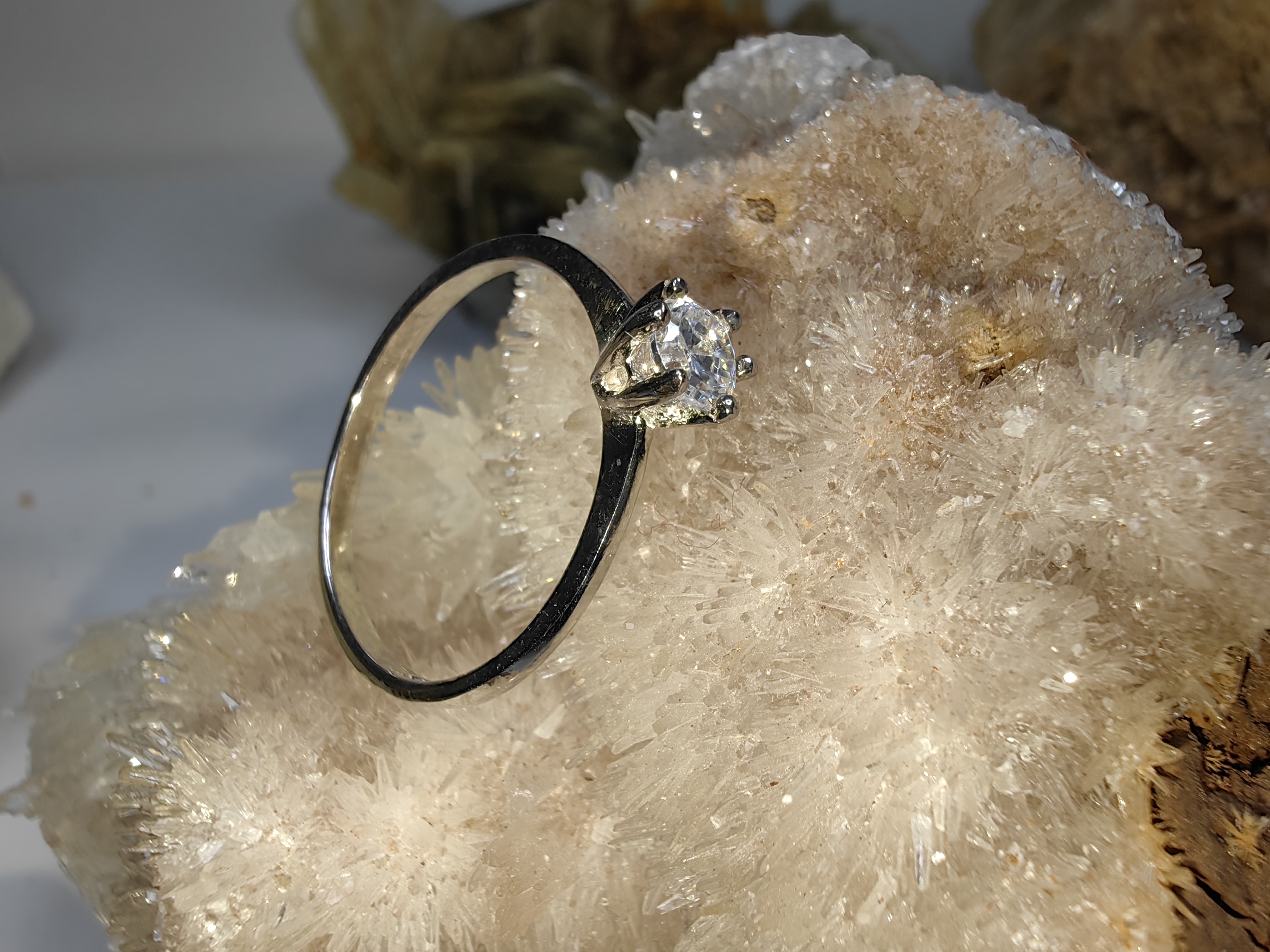 แหวนเพชร CZ เงินแท้ 92.5% Cubic Zirconia 925 Sterling Silver Ring Size 55