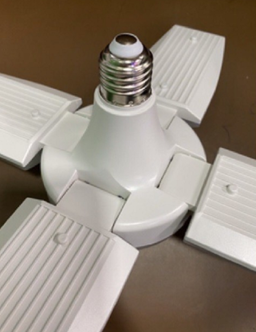 หลอดไฟใบพัด ไฟดอกไม้ 4แฉก ไฟ5IN1 E27 65W LED BULB แสงขาว Daylight ไฟเพดาน ไฟบ้าน 220V พับเก็บได้