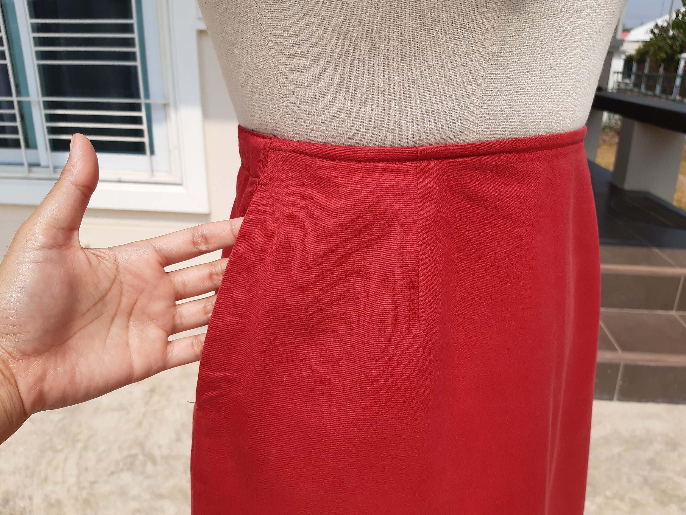 กระโปรงสีแดง