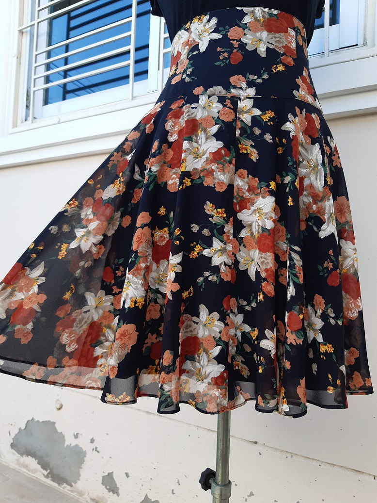 กระโปรงบานผ้าชีฟองลายดอกไม้สีส้ม งานวินเทจมือสอง