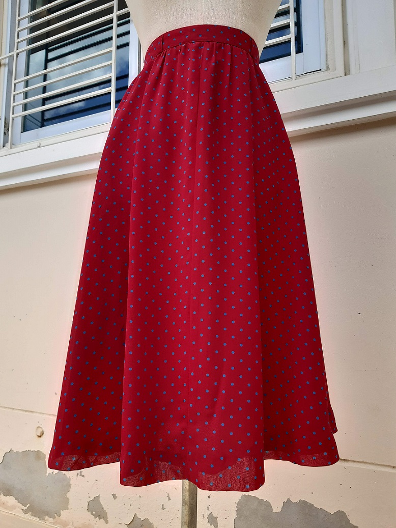 กระโปรงวินเทจสีชมพูลายจุดสีฟ้า (vintage skirt)