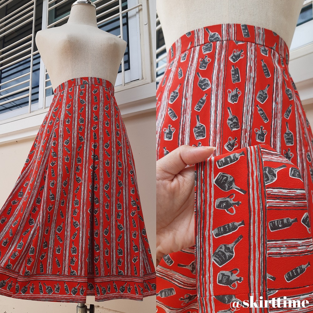 กระโปรงพลีทสีแดงลายขวดแชมเปญ (Vintage skirt)