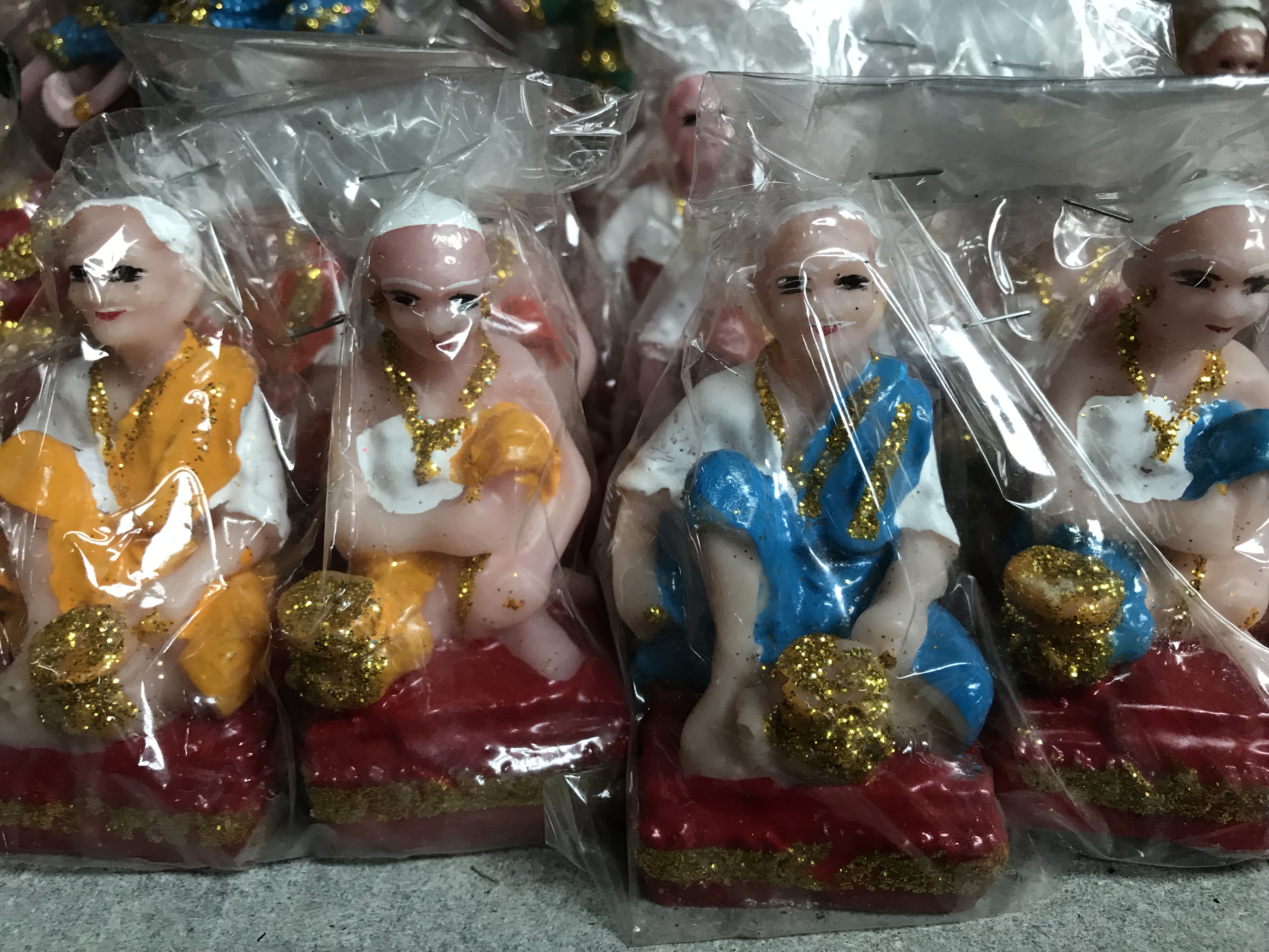 ตายาย4"ใส่ศาลพระภูมิ