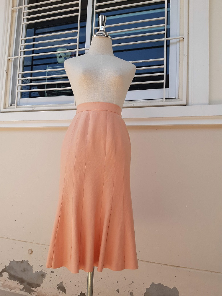 กระโปรงหางปลาสีส้มพาสเทล