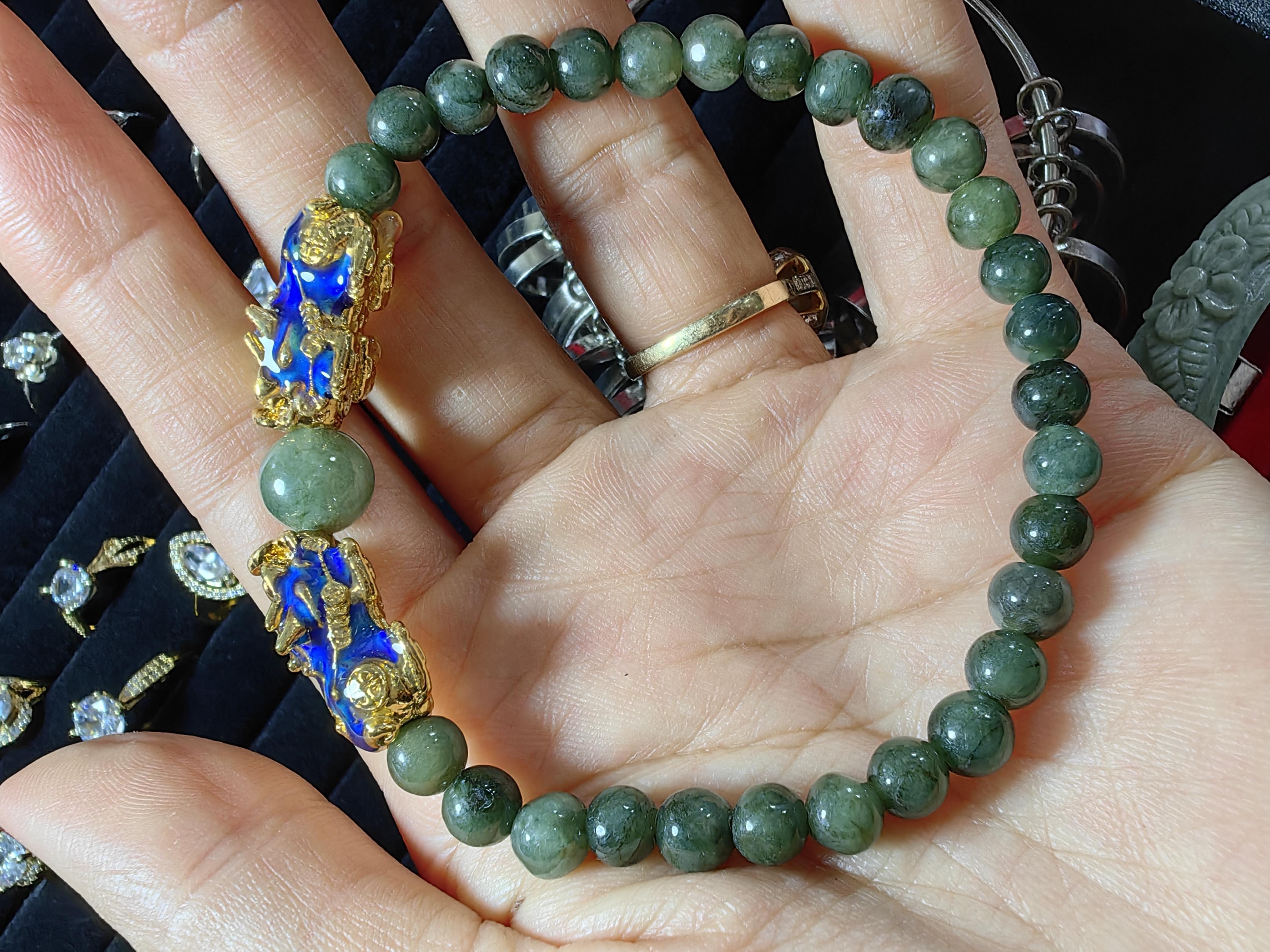 Burmese Jadeite Bracelets Color Change Dragon by Temperature Round 6 mm. สร้อยข้อมือหยกพม่าปี่เซียะเปลี่ยนสีตามอุณหภูมิ กลม 6 มม. Free Size