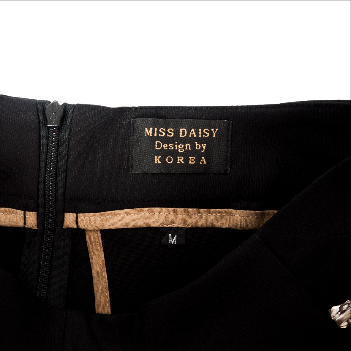 G 150050 กางเกงขาสั้น MISS DAISY ราคาเช่า 30 บาท ต่อ 1 วัน