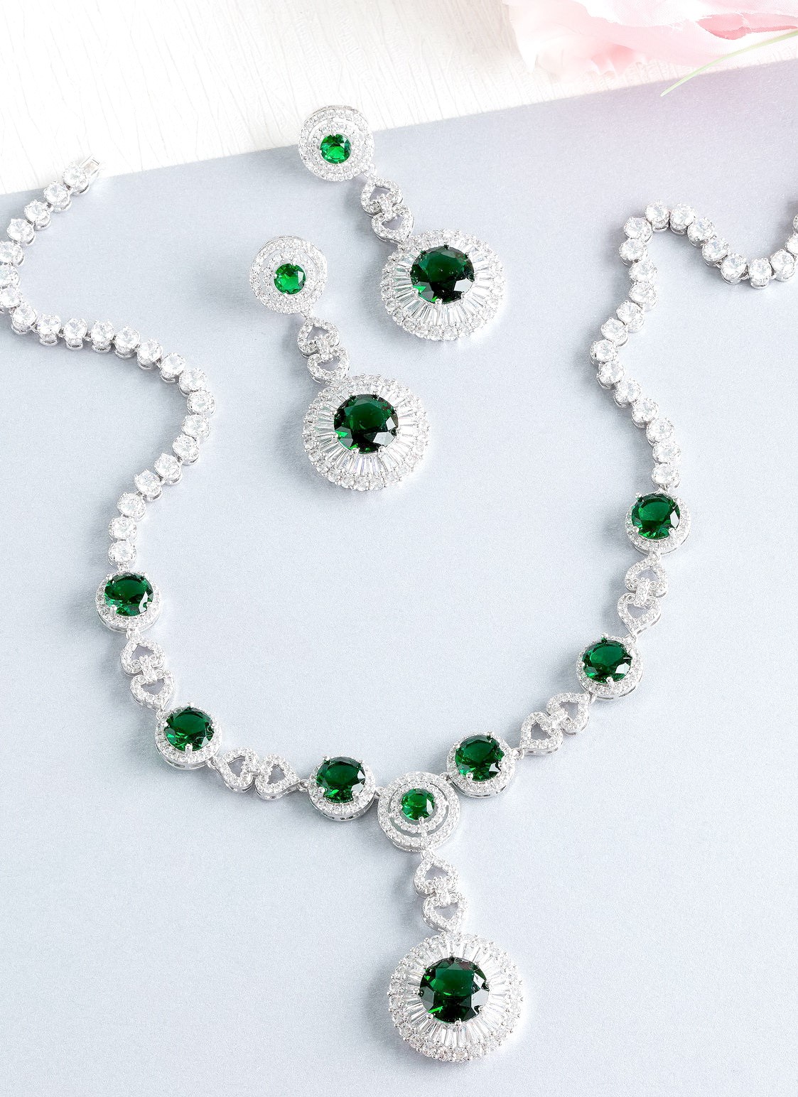 EMERALD DIAMOND 18K WHITE GOLD NECKLACE EARRING สร้อยคอ ต่างหู มรกต ล้อมเพชร ทอง 18K Pre-order