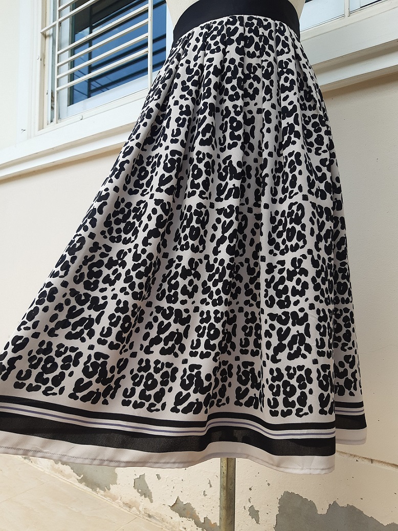 กระโปรงญี่ปุ่นลายเสือสีขาวดำ