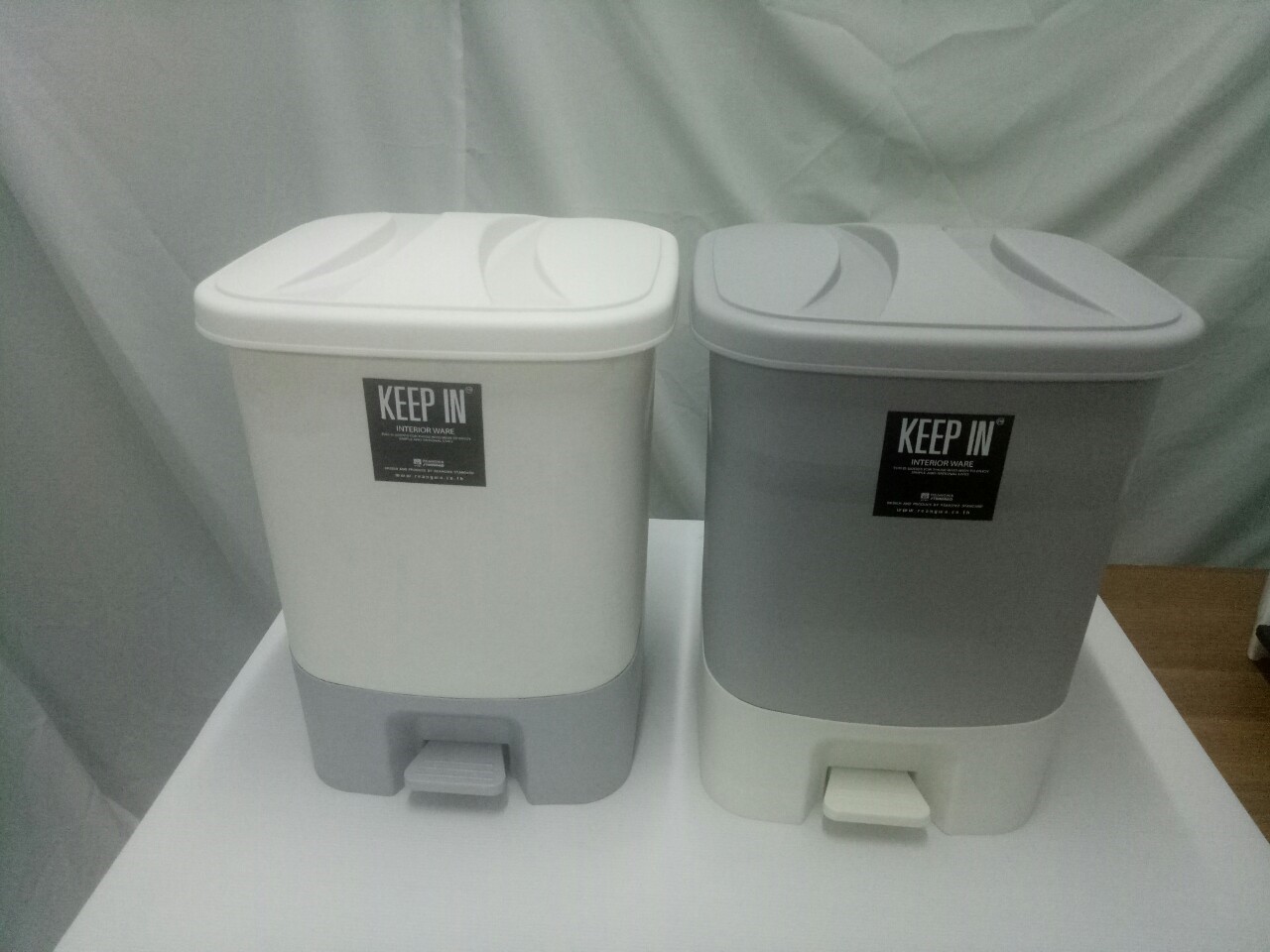 ถังขยะเท้าเหยียบ ทรงเหลี่ยม 16 ลิตร