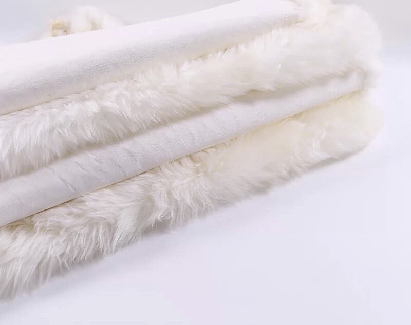 พรมขนมิ้งค์ - สีขาว