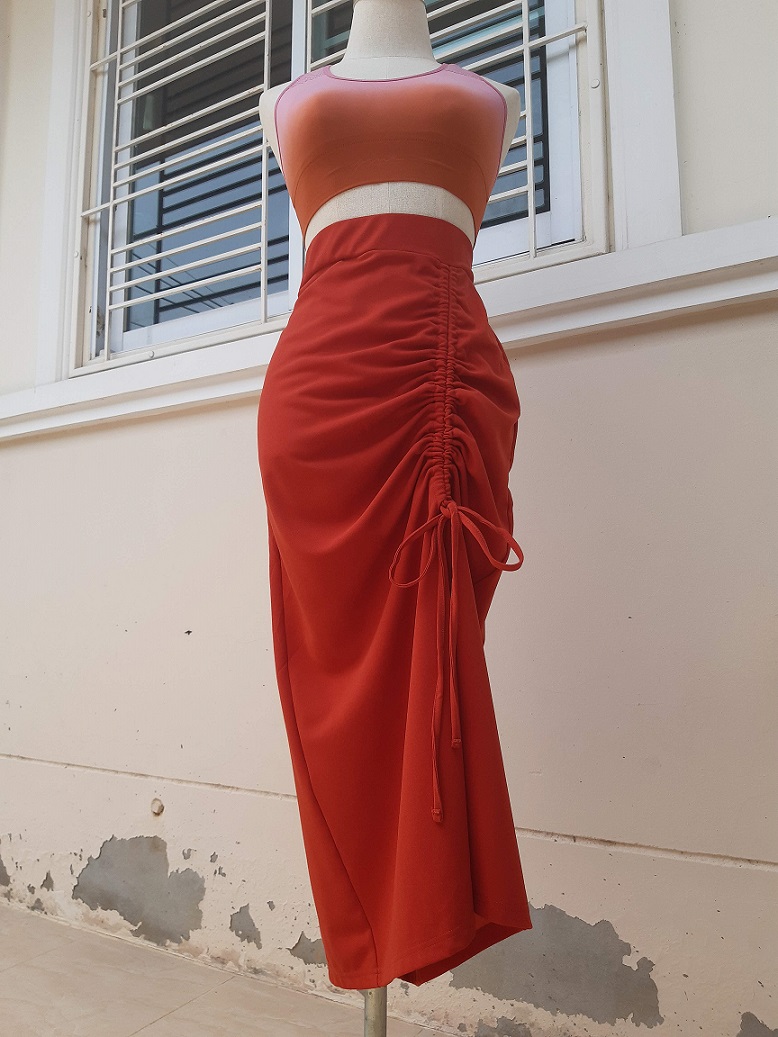 กระโปรงยาวทรงเอสีส้มอิฐ รูดเชือกด้านข้างได้