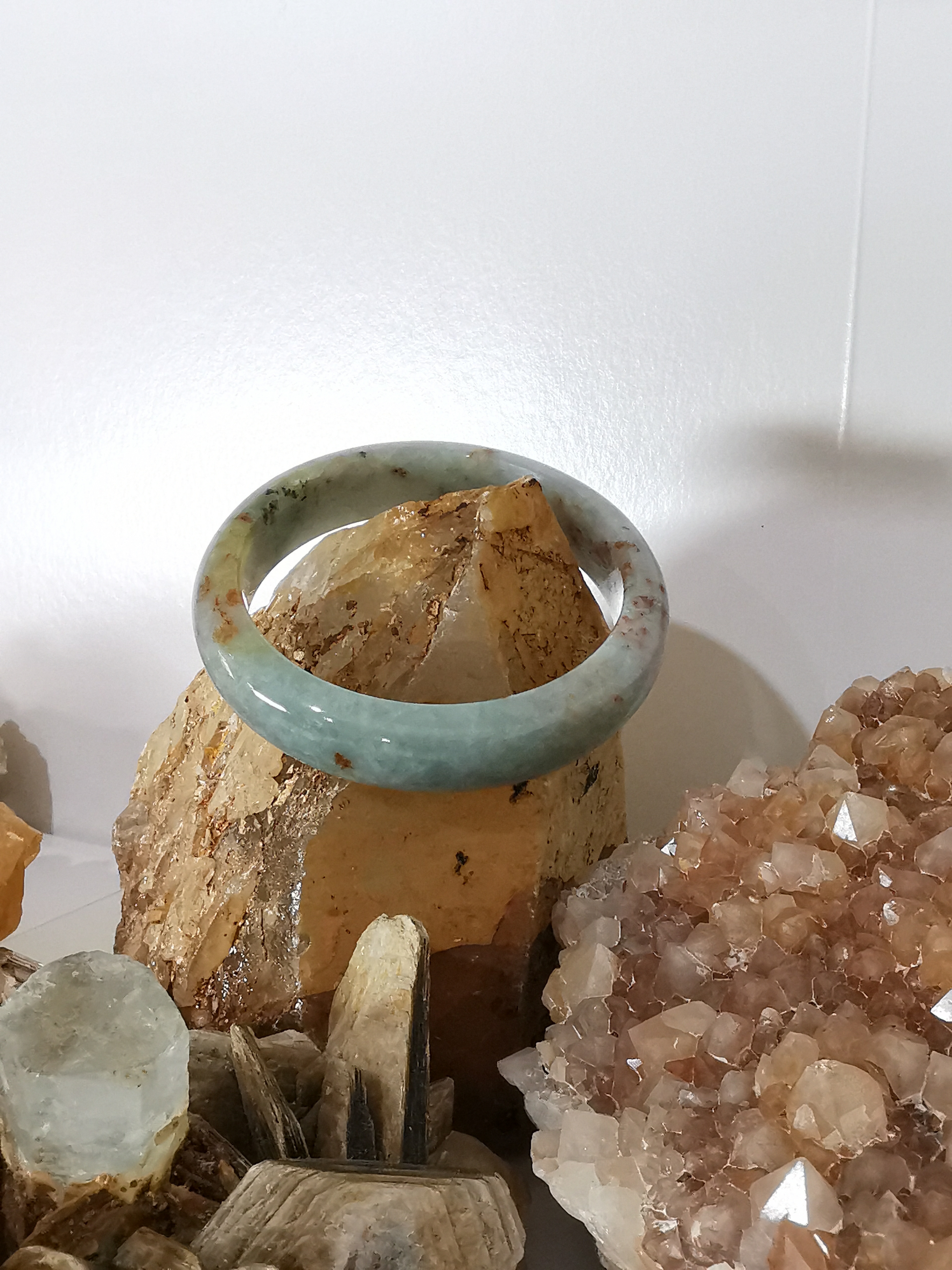 Green Orange Yellow Red Bangle กำไลหยกเจไดต์แท้ Diameter/ เส้นผ่านศูนย์กลางด้านใน 59 mm.