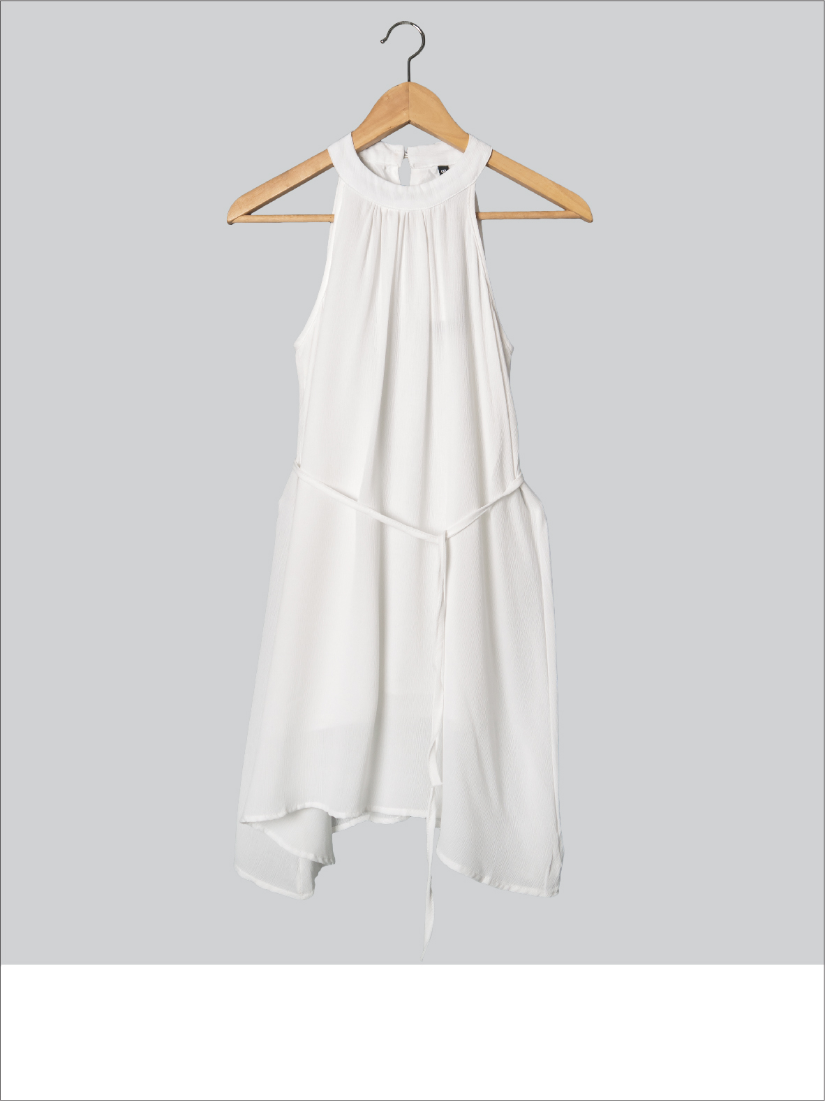 G 180141 เสื้อแฟชั่น (ชุดเดรสคล้องคอ) BFF ราคาเช่า 40 บาท ต่อ 1 วัน