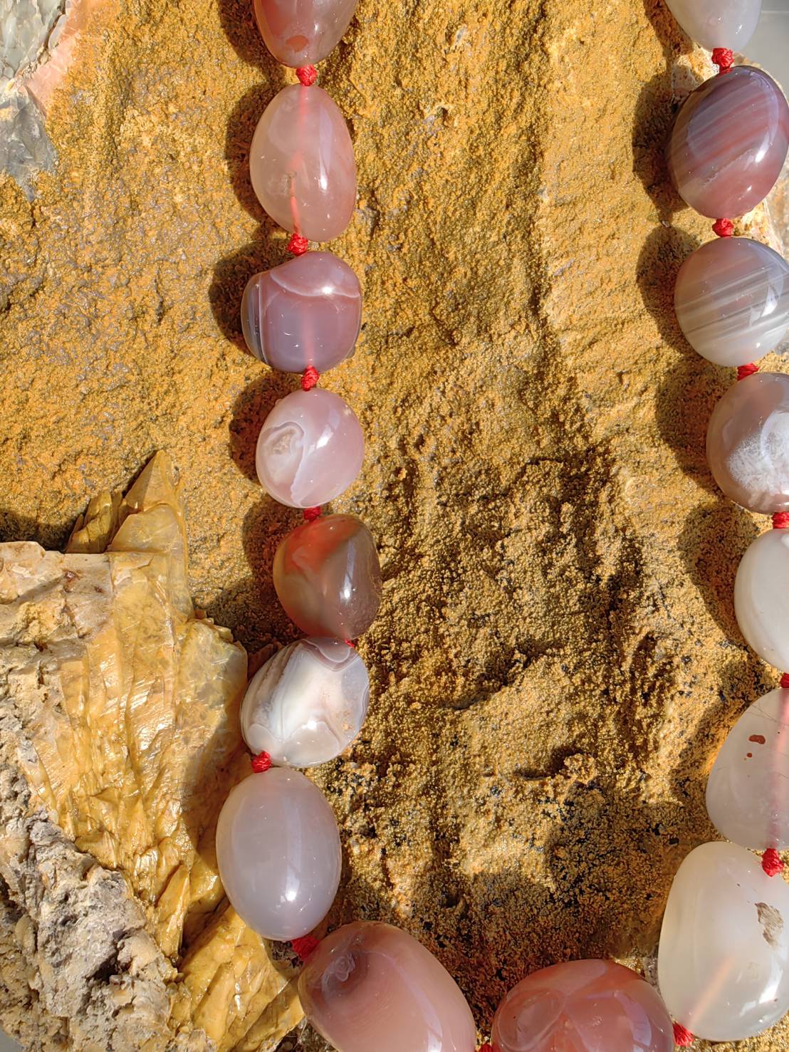 Orange White Brown Agate Necklace สร้อยคออาเกต สีส้ม ขาว น้ำตาล L 49 cm. 815.50 ct.
