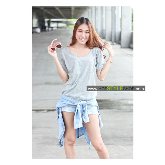 เสื้อยืดคอกว้าง เสื้อยืดคอยู