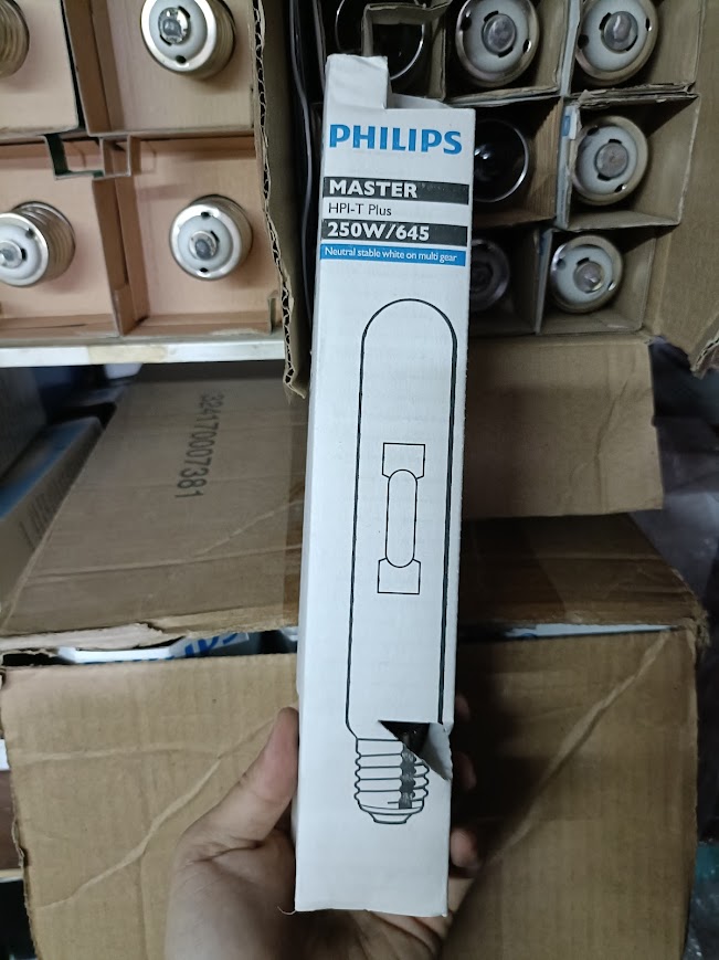 Philips หลอดไฟเมทัลฮาไลด์ รุ่น Master HPI-T Plus 250W /400W 1หลอด พร้อมใบกำกับภาษี A1